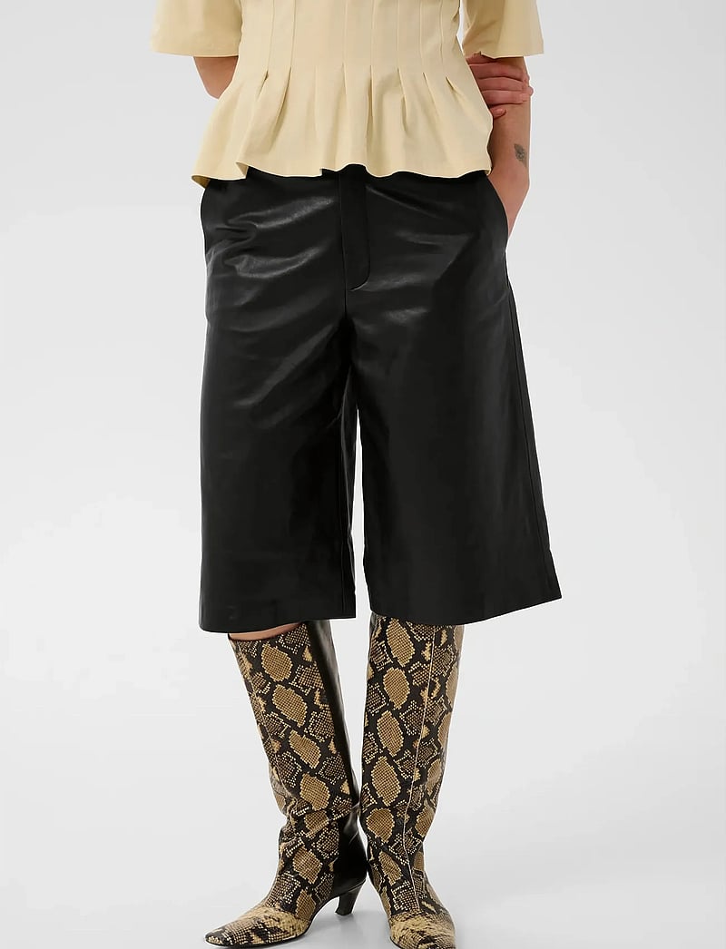 Gestuz - GZallis MW shorts - skinnshorts - black - 0