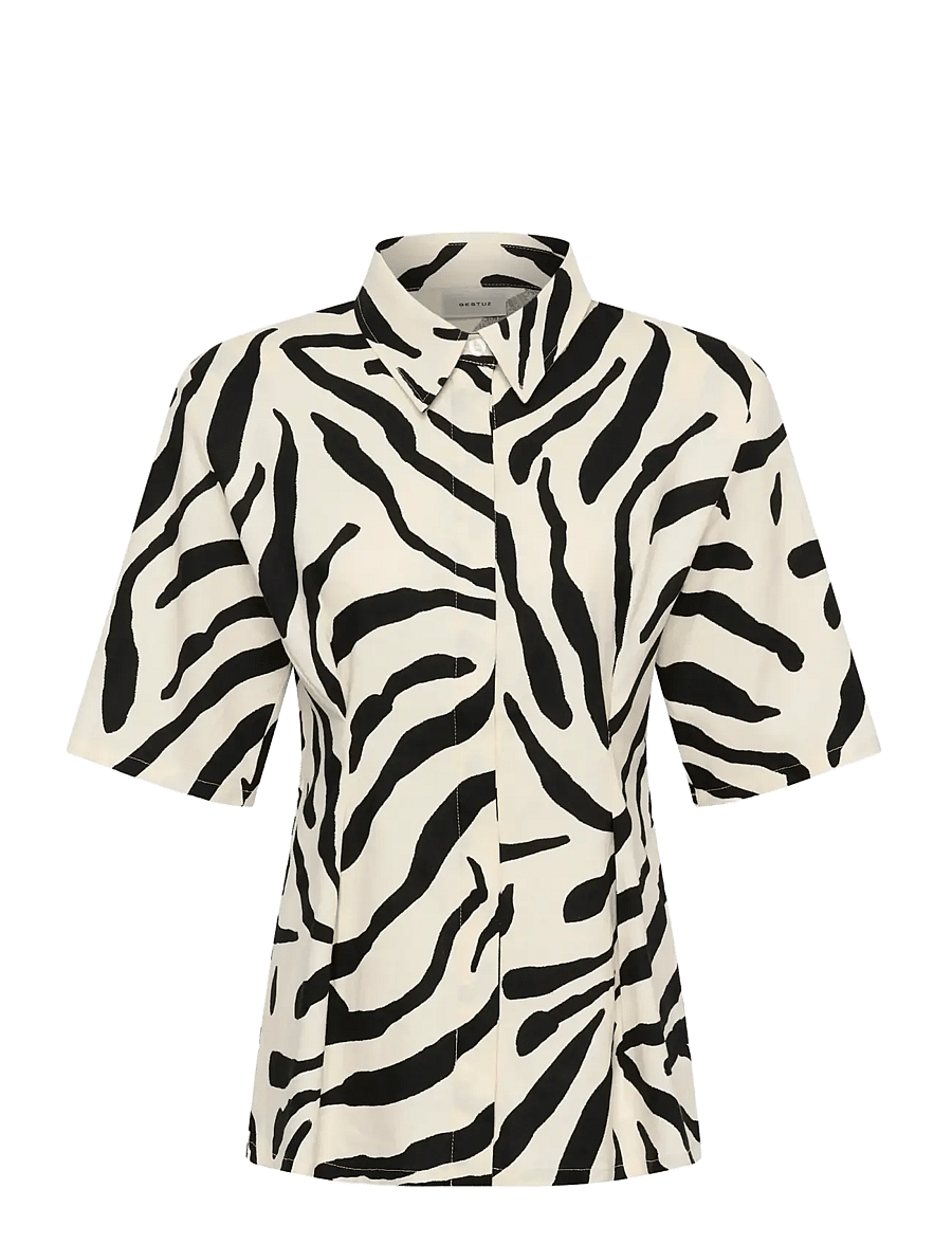 Gestuz - GZzeona P SS shirt - koszule z krótkim rękawem - graphic black white animal - 1