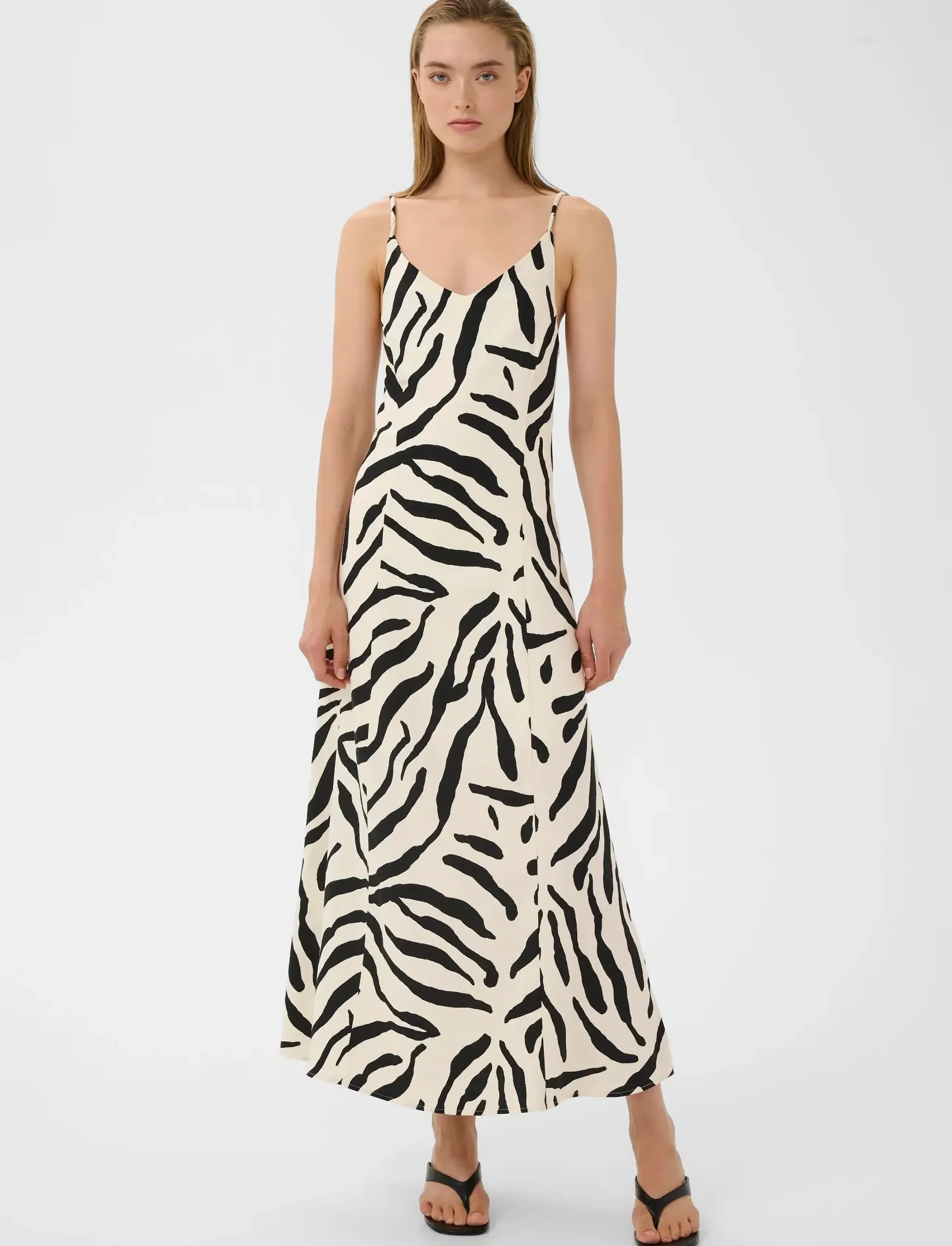 Gestuz GZzeona P dress - Pidulikud kleidid - GRAPHIC BLACK WHITE ANIMAL / cream