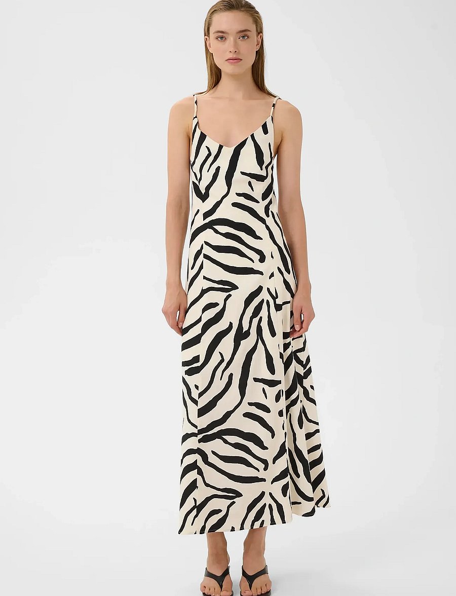 Gestuz - GZzeona P dress - Õhtukleidid - graphic black white animal - 3