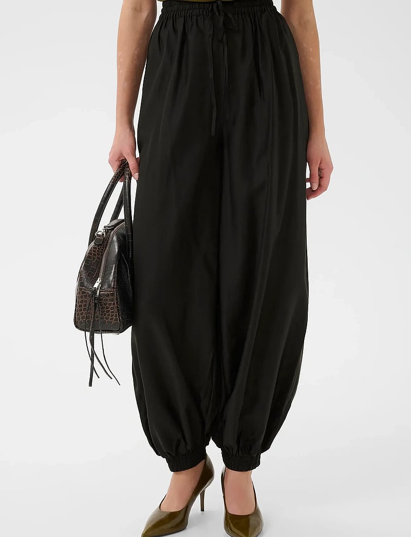 Gestuz - GZsiora HW balloon pants - barrel-hosen - black - 0
