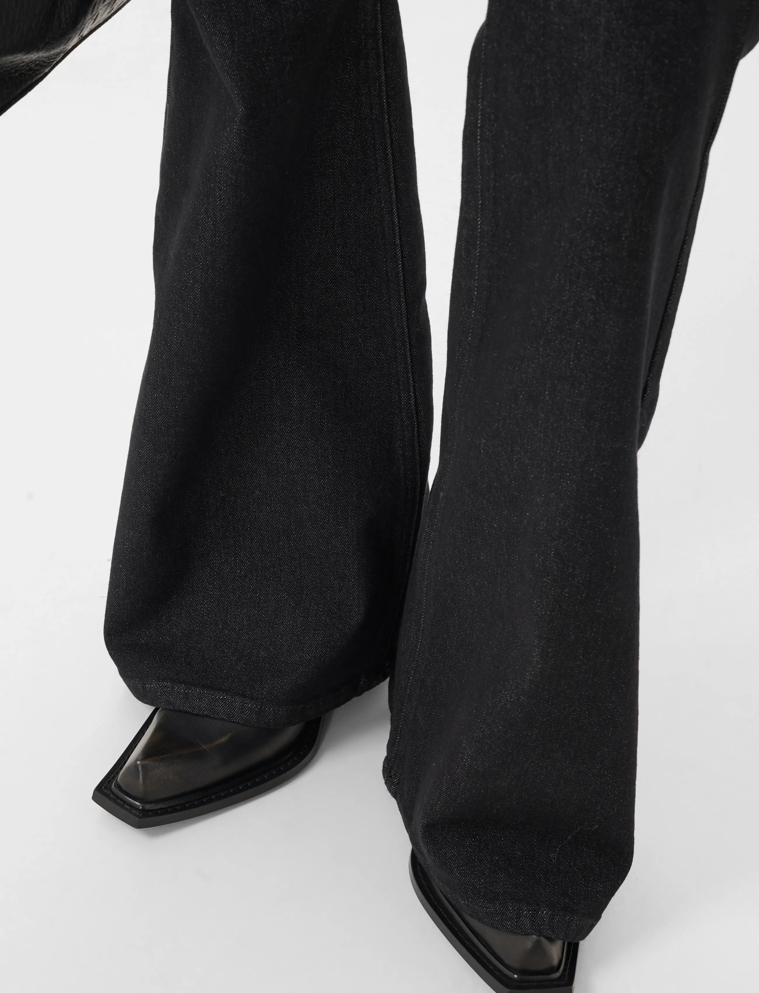 Gestuz - GZemulina HW flared jeans - black - 5