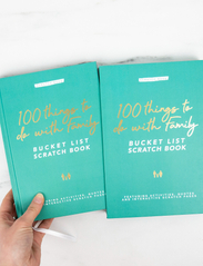 Gift Republic - Scratch Book Bucketlist Family - birthday gifts - green - 2