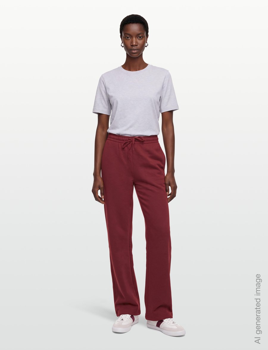 Gina Tricot - Iconic sweatpants - mode trends - maroon banner - 0