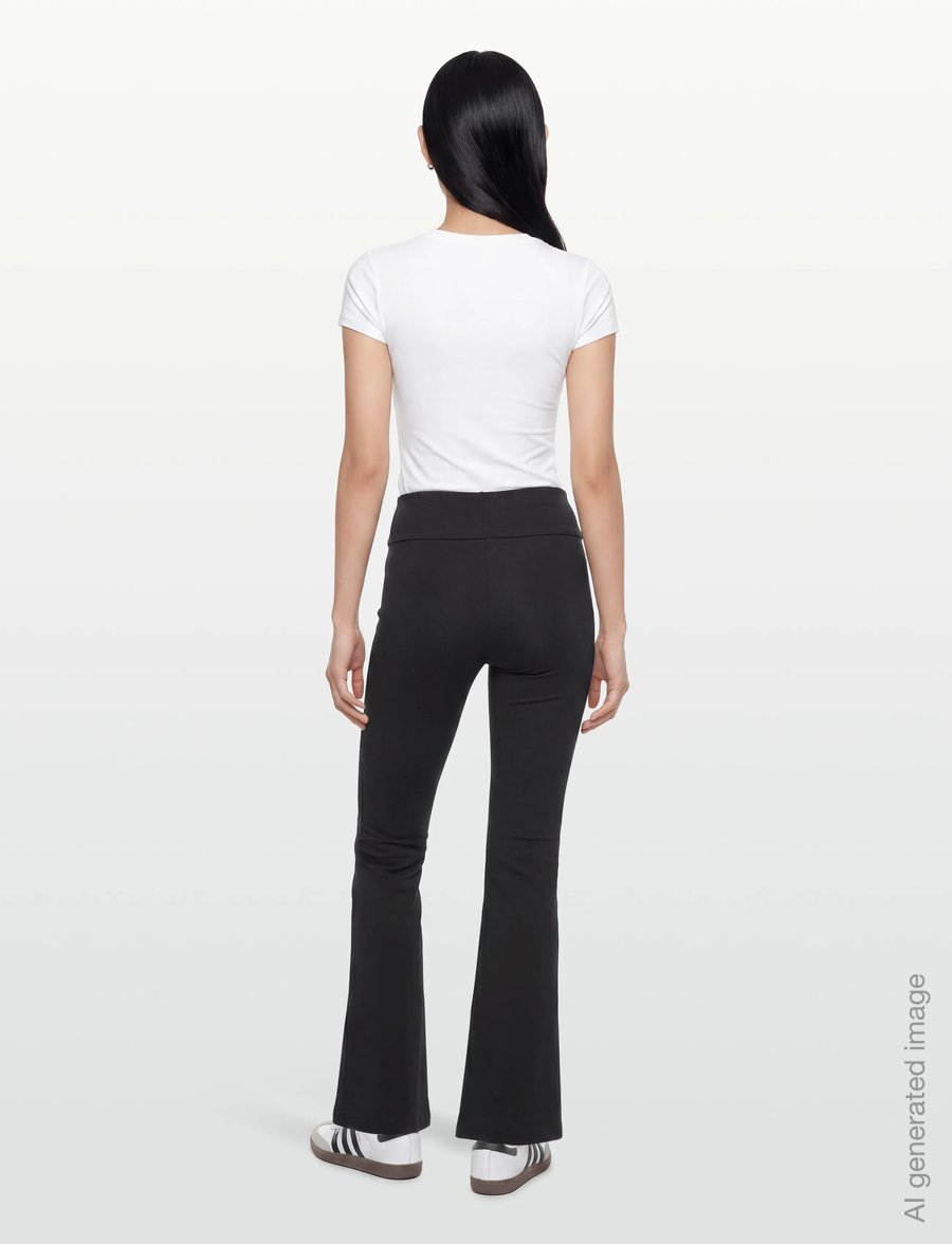 Gina Tricot - Soft touch folded trouser - schlaghosen - black (9000) - 4