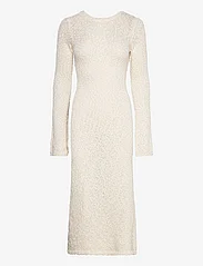 Gina Tricot - Knitted bouclé dress - midimekot - offwhite - 0