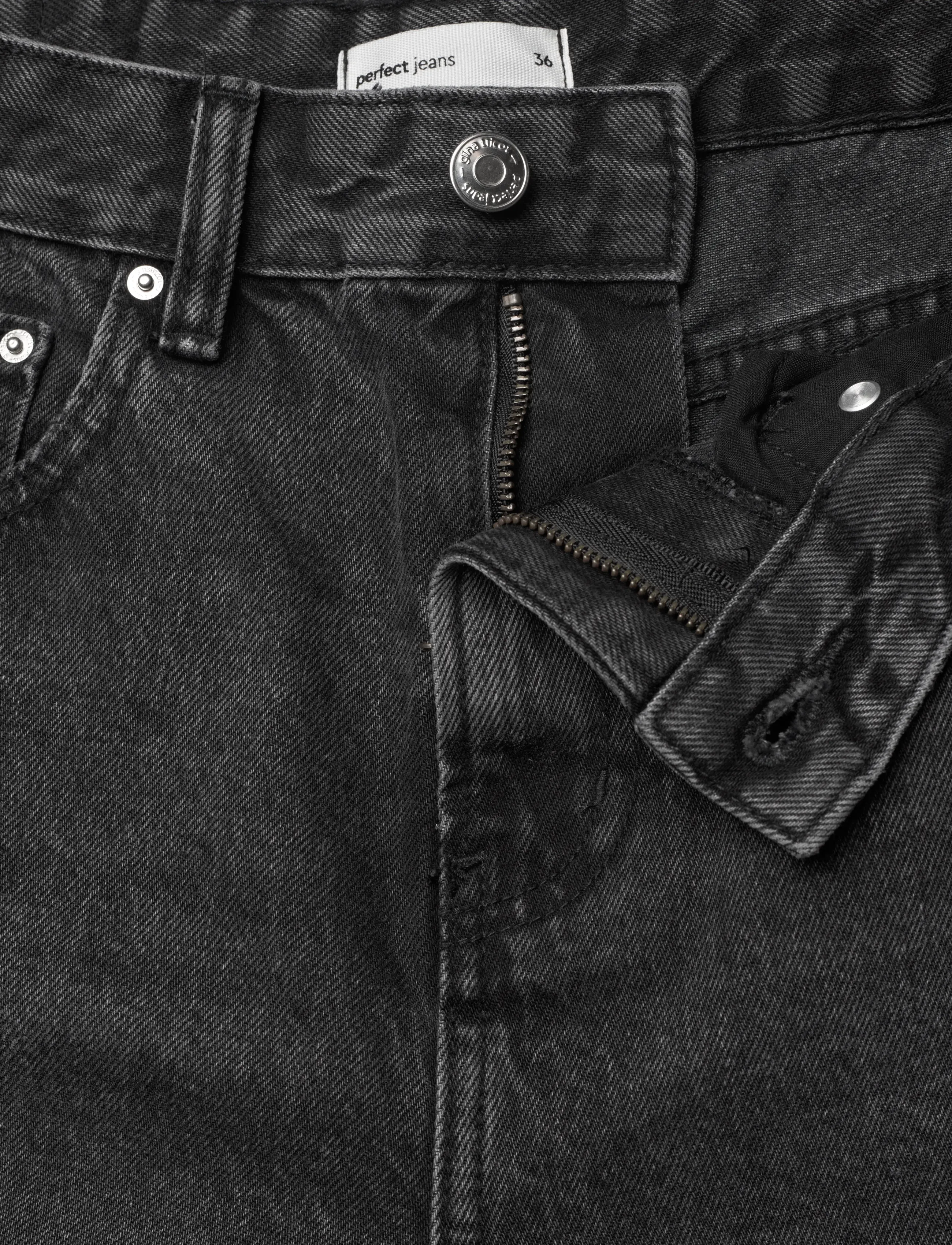 Gina Tricot - Baggy denim shorts - short en jeans - offblack - 3