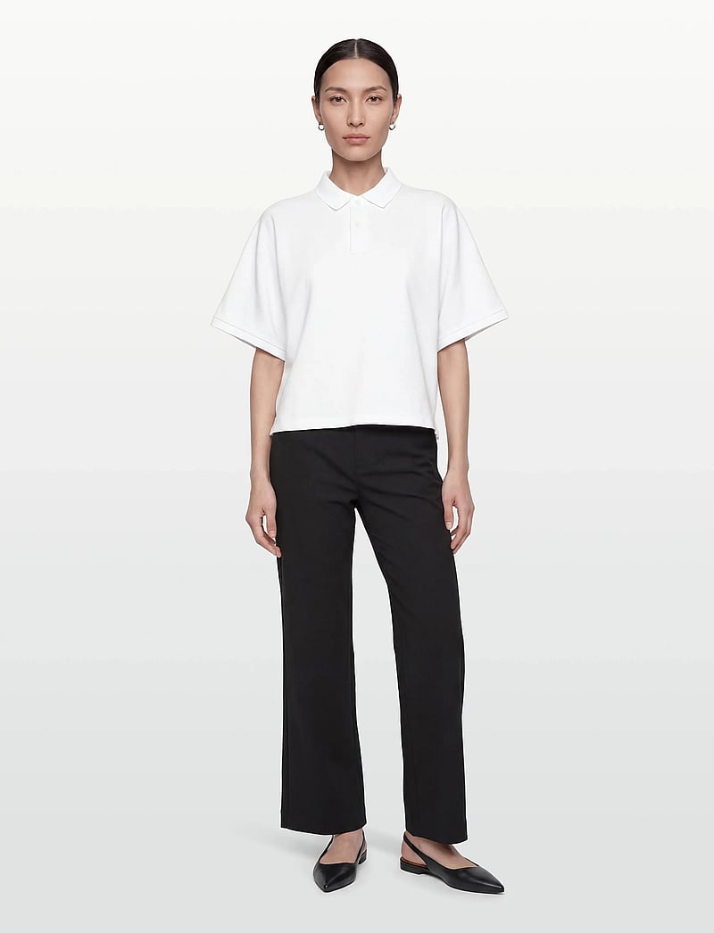 Gina Tricot - Straight regular trousers - sirge säärega püksid - black (9000) - 0