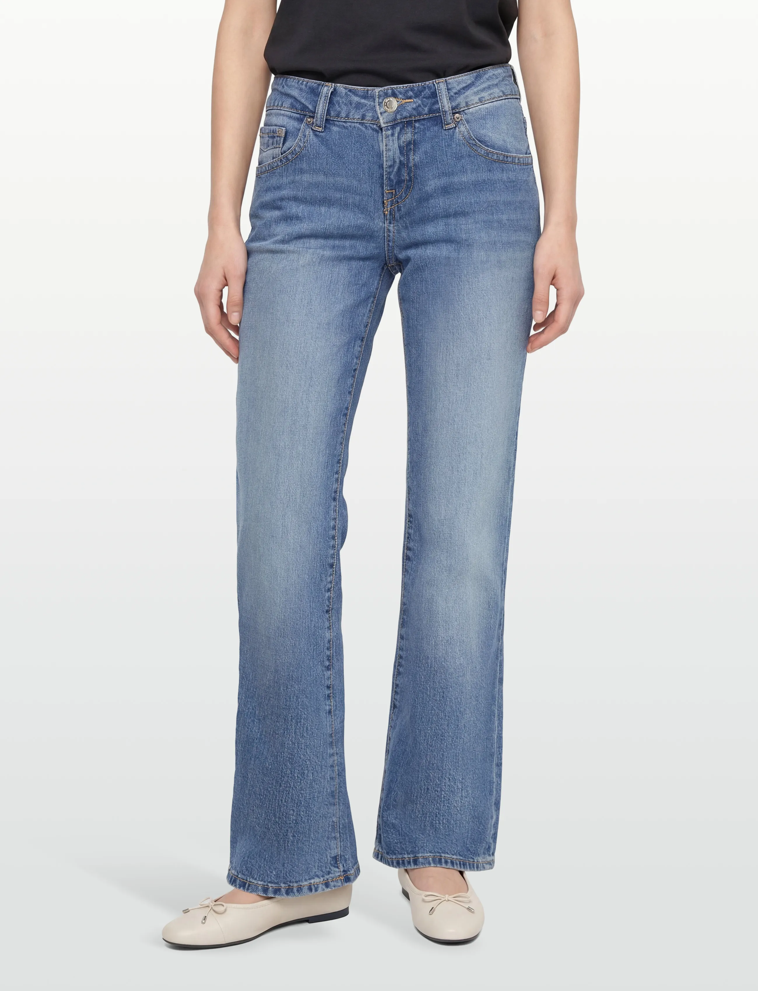 Gina Tricot Ultra Low Wide Jeans dam – bild 2