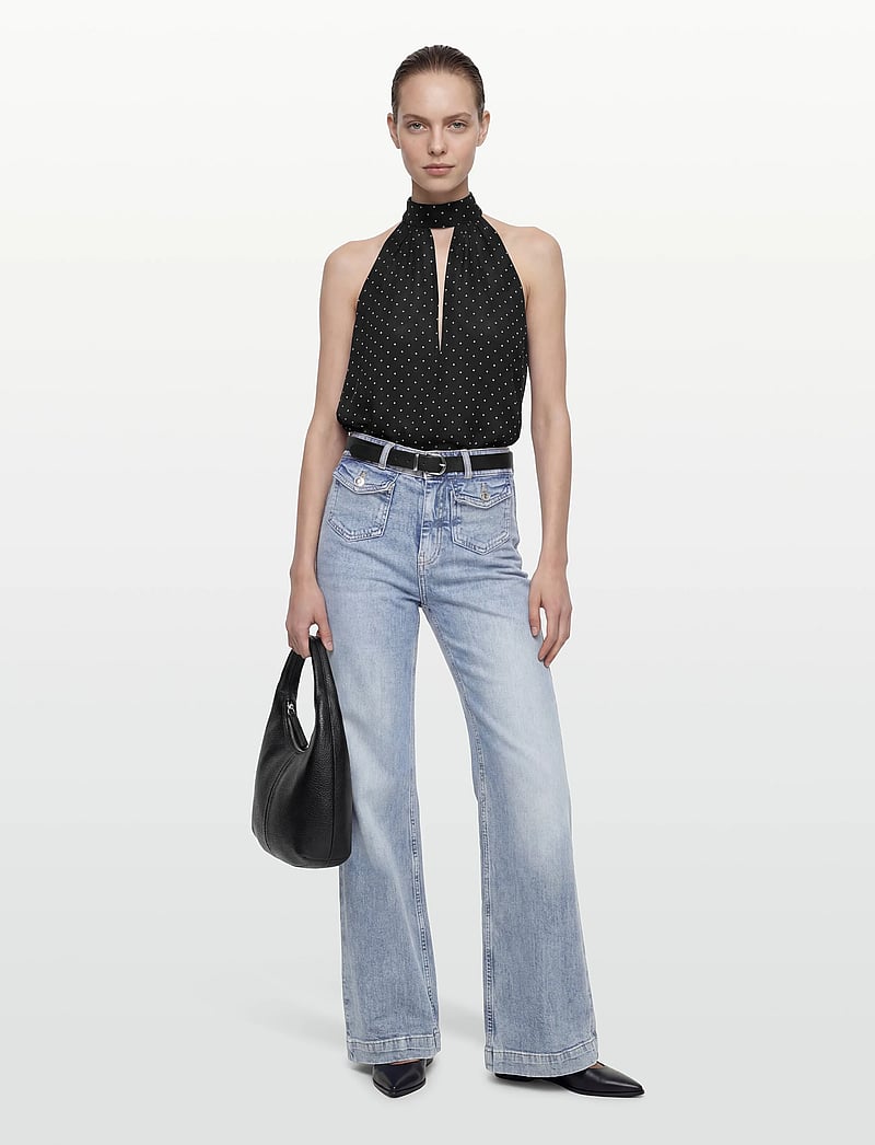 Gina Tricot - Front pocket flare jeans - schlaghosen - lt blue - 0