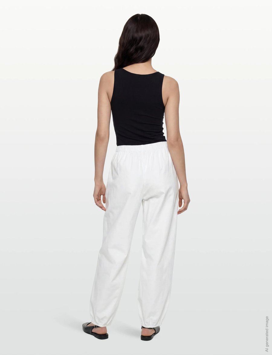 Gina Tricot - Mid waist balloon trousers - hosen mit geradem bein - white (1000) - 4
