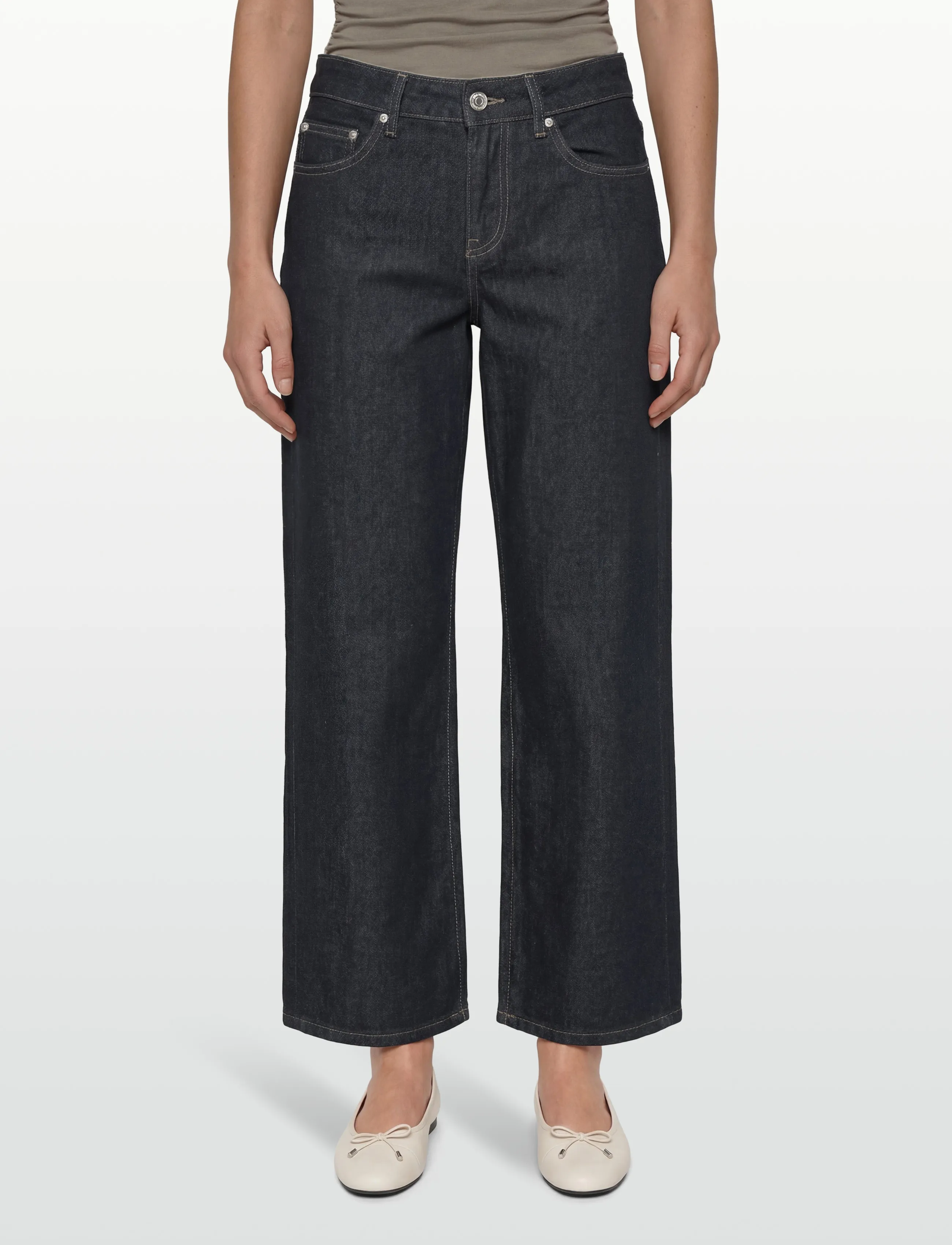 Gina Tricot Low wide petite jeans dam – bild 3