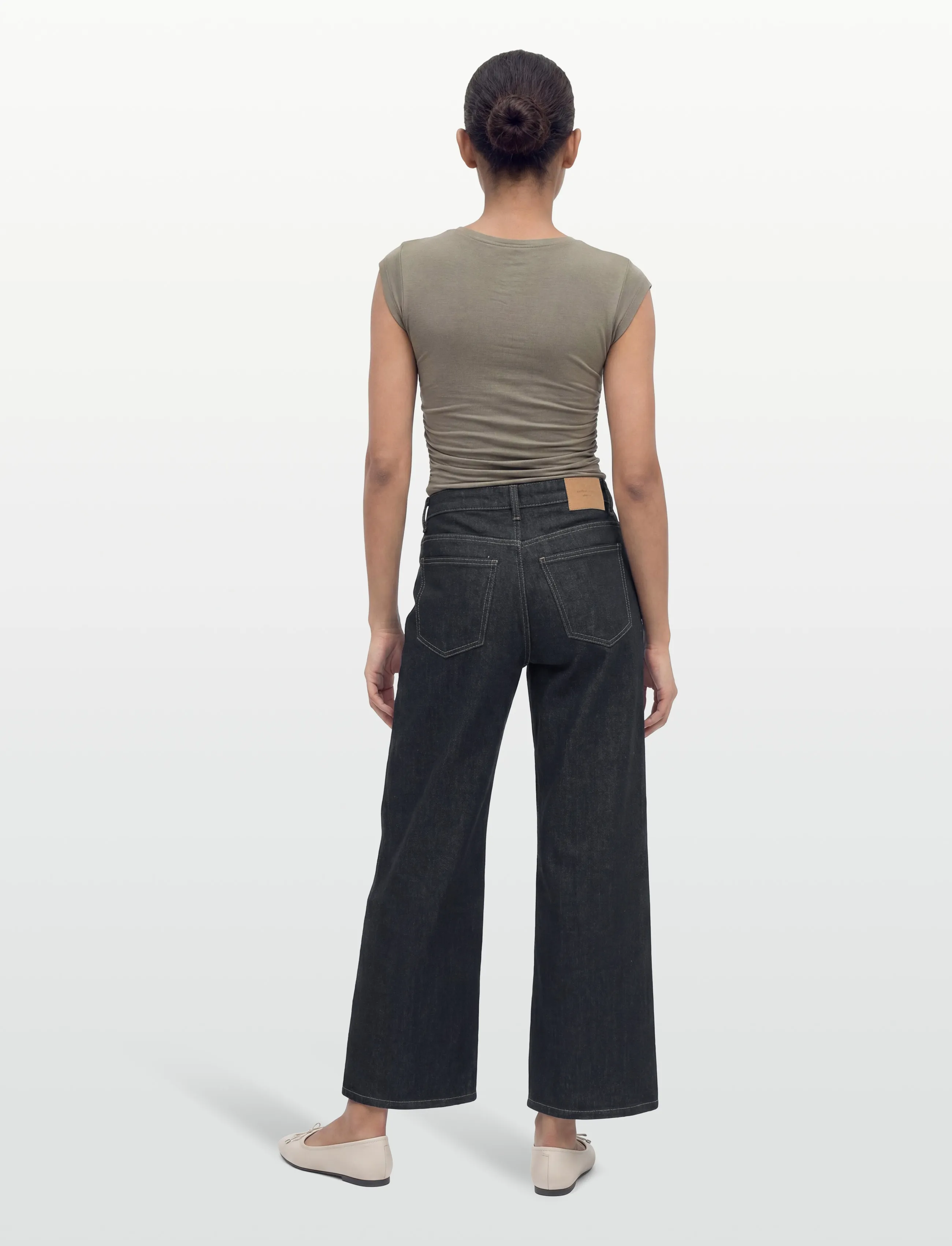 Gina Tricot Low wide petite jeans dam – bild 4