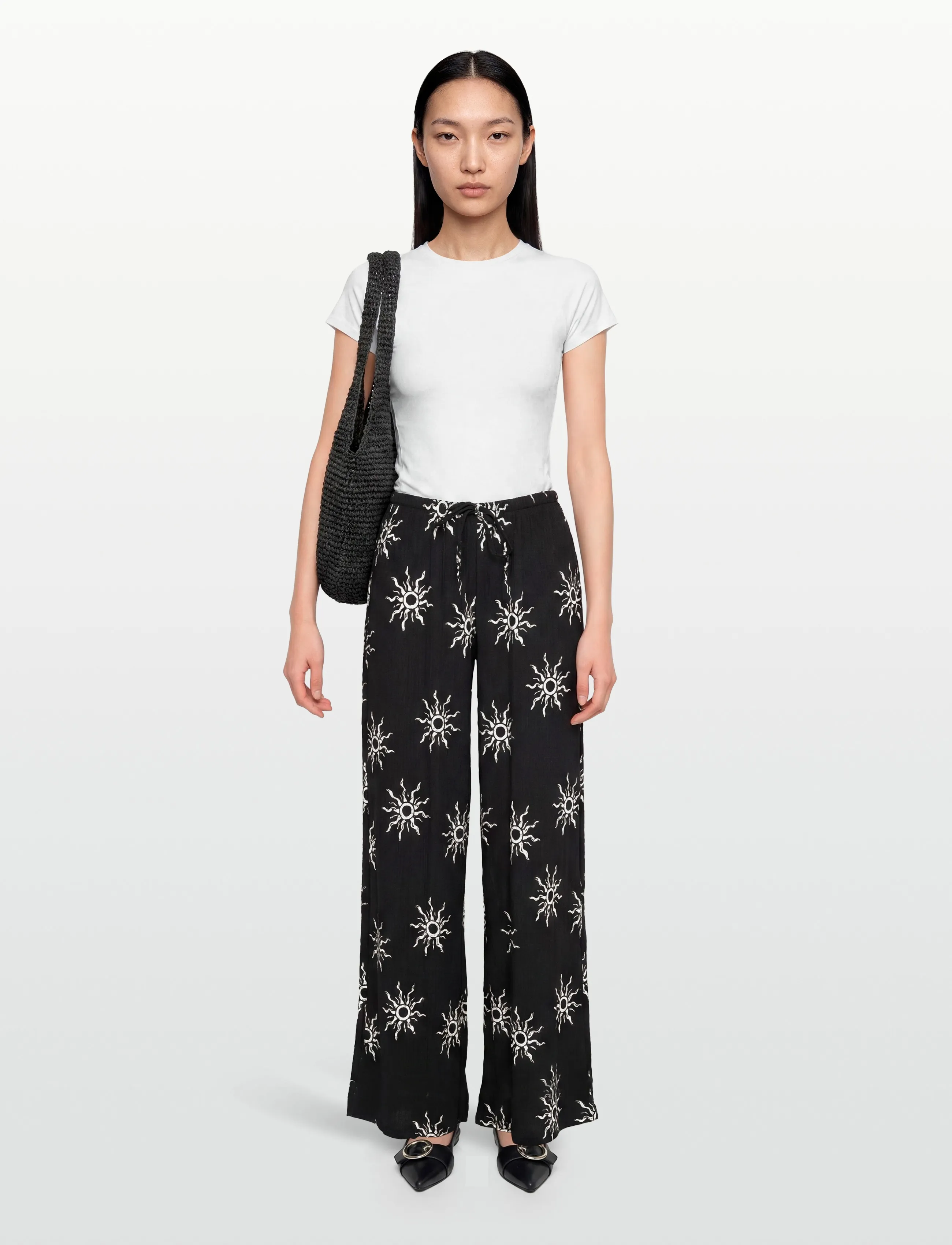 Gina Tricot Textured Wide Trousers, M, Schwarz - Leg, Frauen