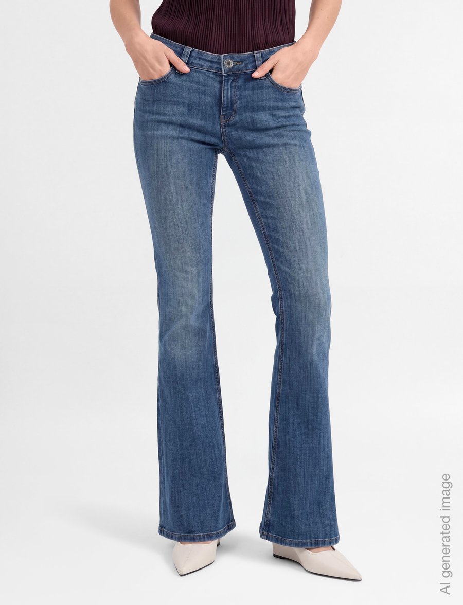 Gina Tricot - Glow low flare jeans - utsvängda jeans - mid blue - 3