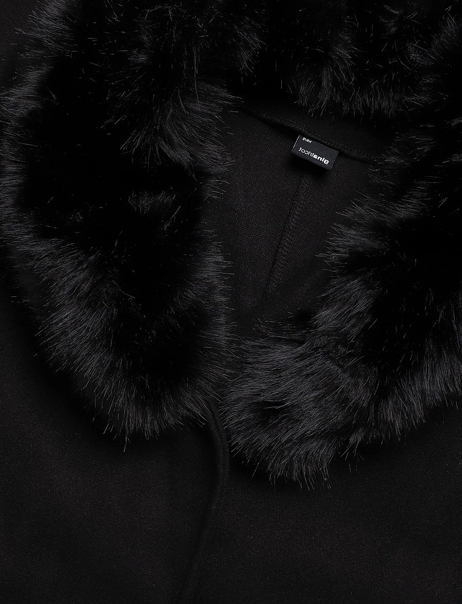Gina Tricot - Faux fur collar cape jacket - faux fur - black (9000) - 2
