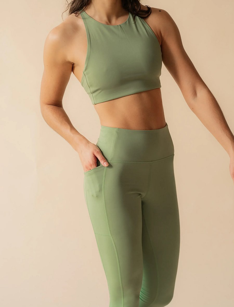Girlfriend Collective - Topanga Bra, Cross-Back - sportinės liemenėlės: vidutiniškai prilaikančios - mantis - 0