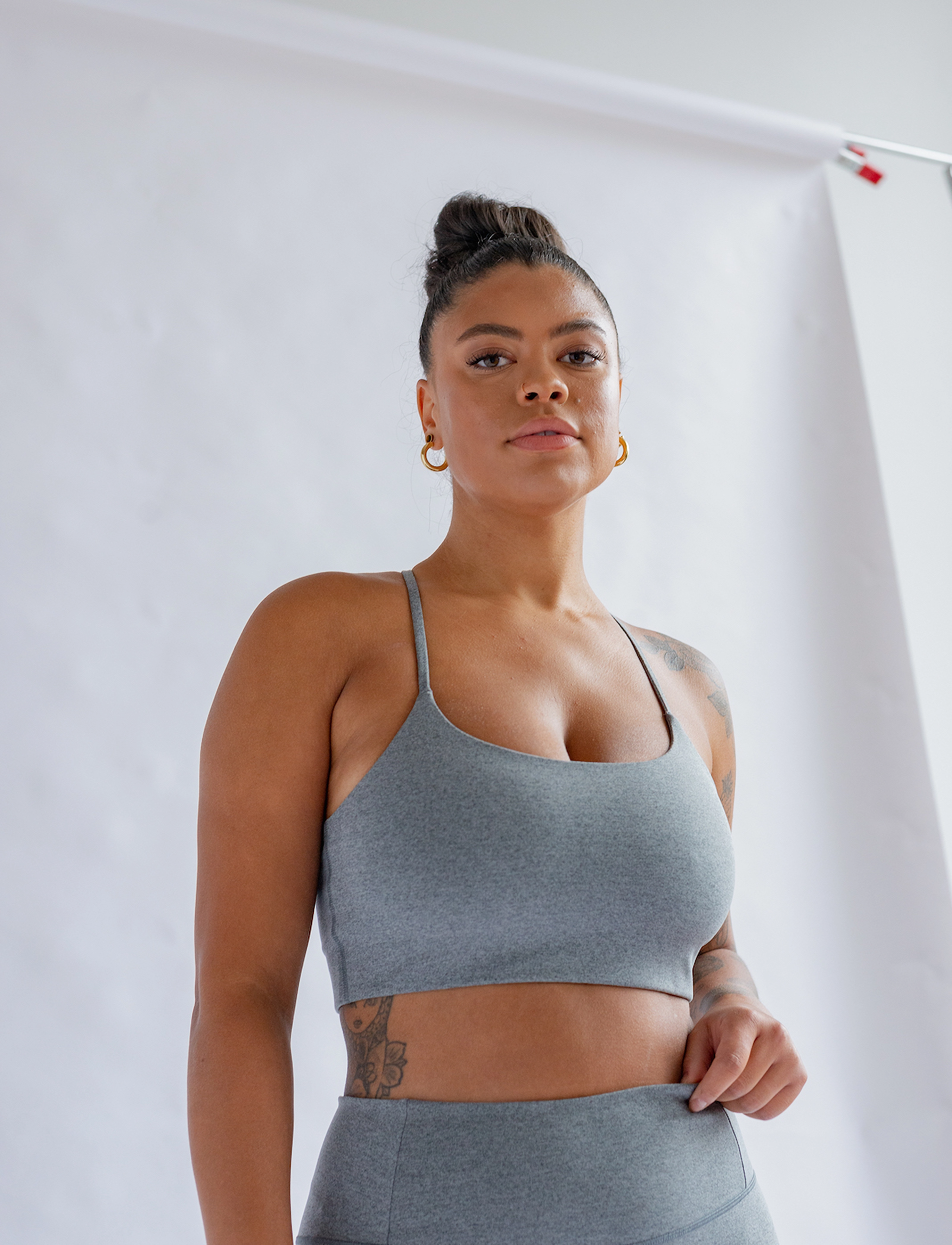 Girlfriend Collective - Float Juliet Strappy Bra - spordirinnahoidjad: madal - heather gravel - 4