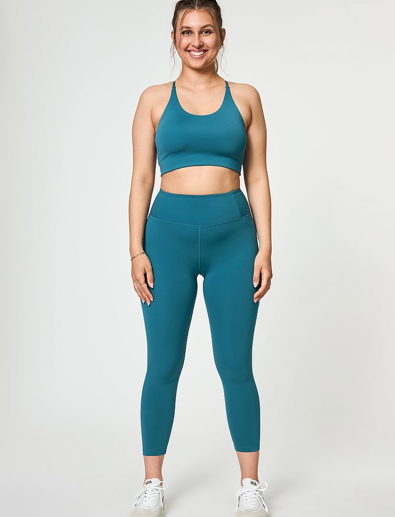 Girlfriend Collective - Float Cleo Halter Bra - låg support - dark ixia - 0