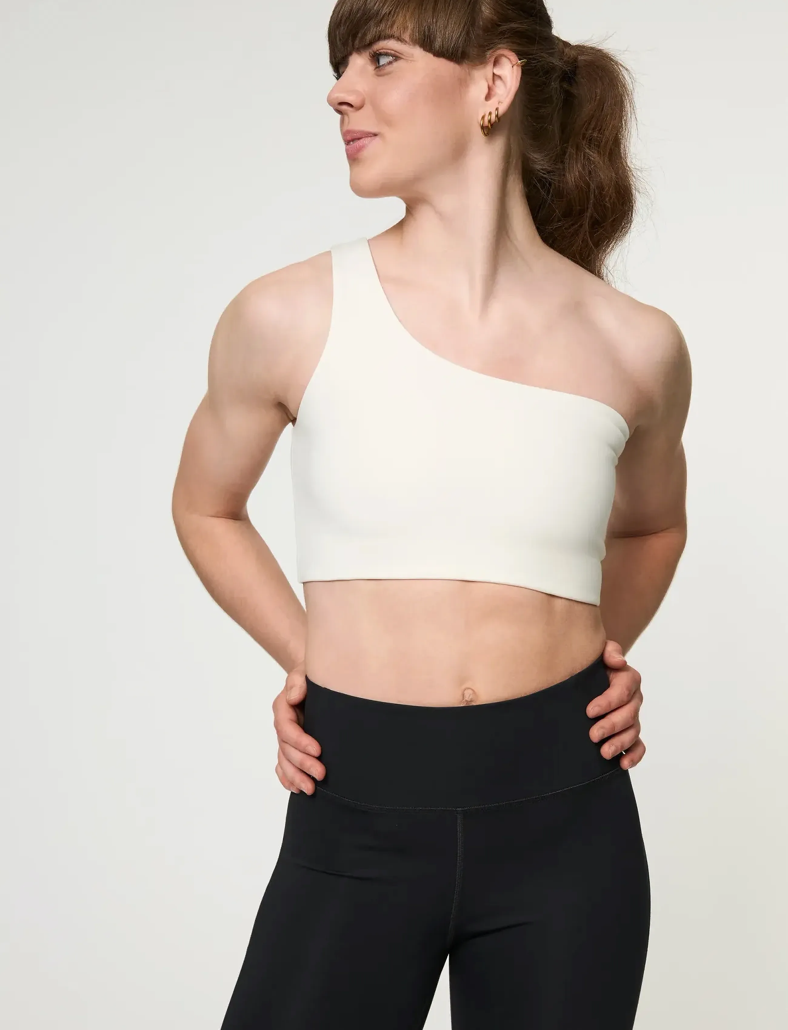Girlfriend Collective Bianca Bra, One Shoulder sport bh dam – bild 6