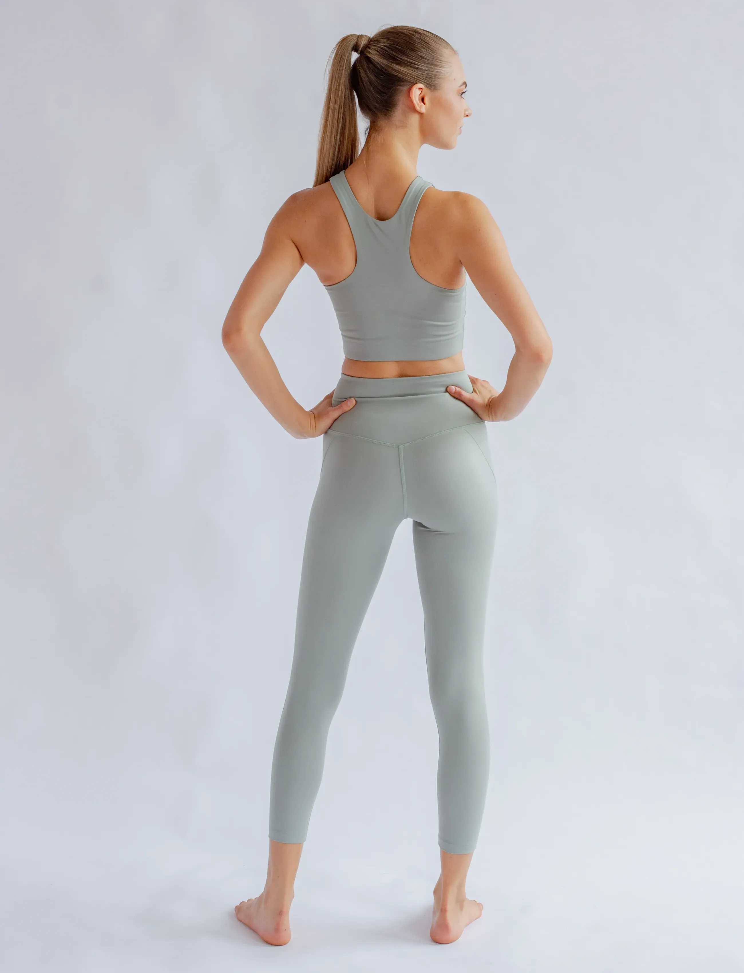 Girlfriend Collective - Dylan Bra - sport-bh: medium support - agave - 3