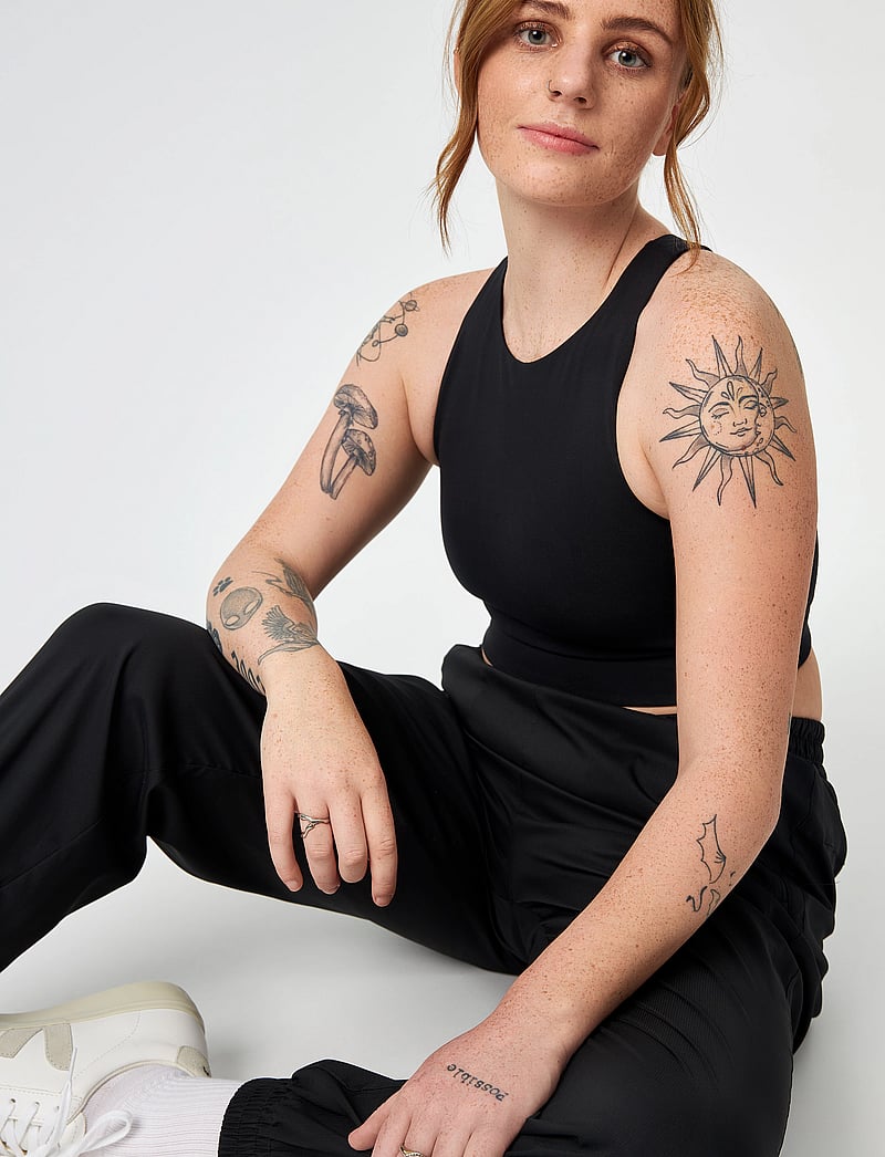 Girlfriend Collective - Dylan Bra - medium støtte - black - 3