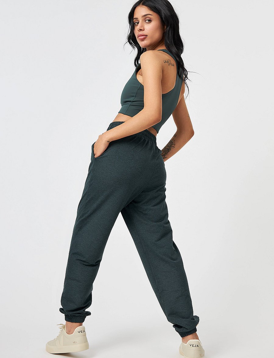 Girlfriend Collective - Dylan Bra - medium support - moss - 5