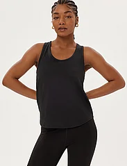 Girlfriend Collective - Reset Train Relaxed Tank - tank tops - black - 7