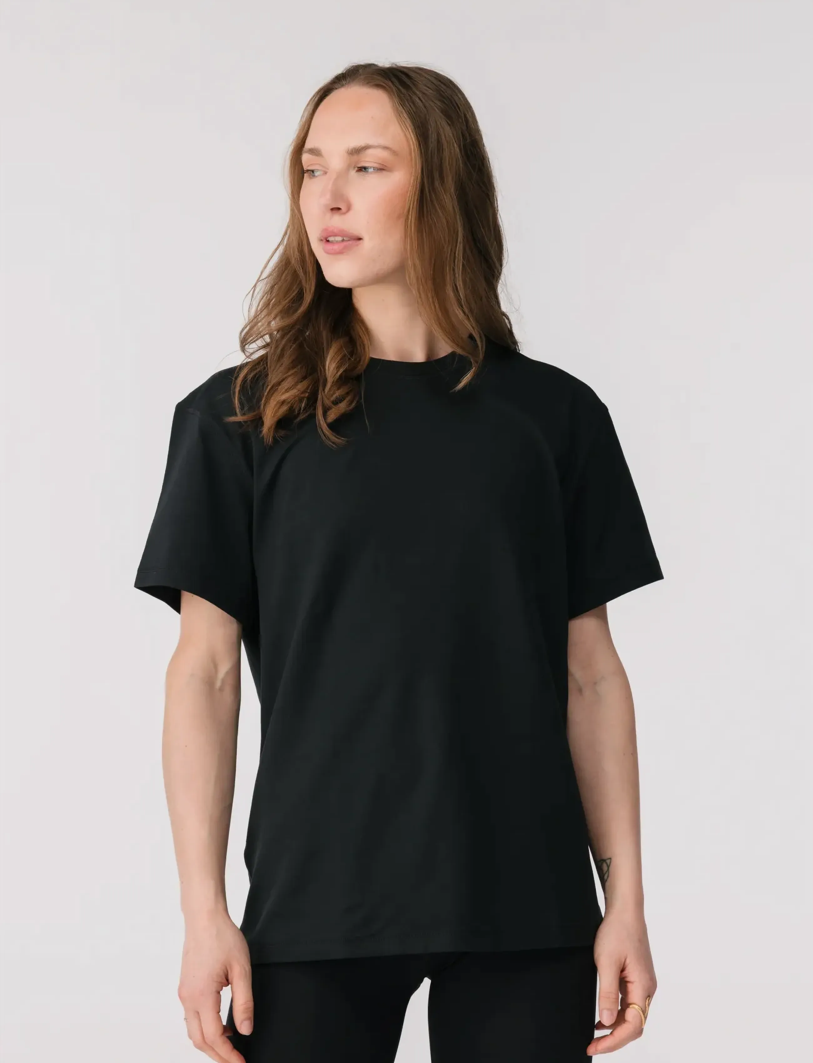 Girlfriend Collective Reset Relaxed Workout Tee, Kvinder, Afslappet Trænings T-shirt, Sort, Str: S