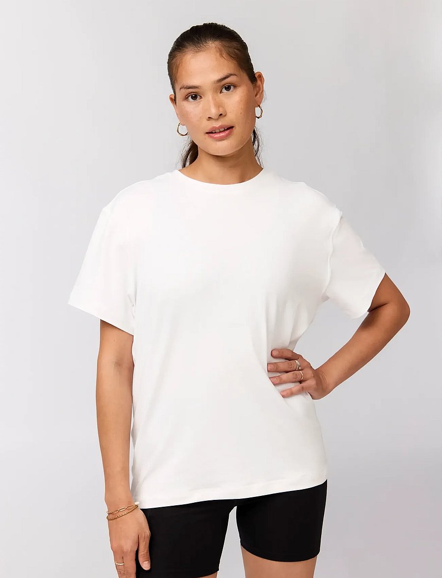 Girlfriend Collective - Reset Relaxed Workout Tee - t-shirts - bright white - 5