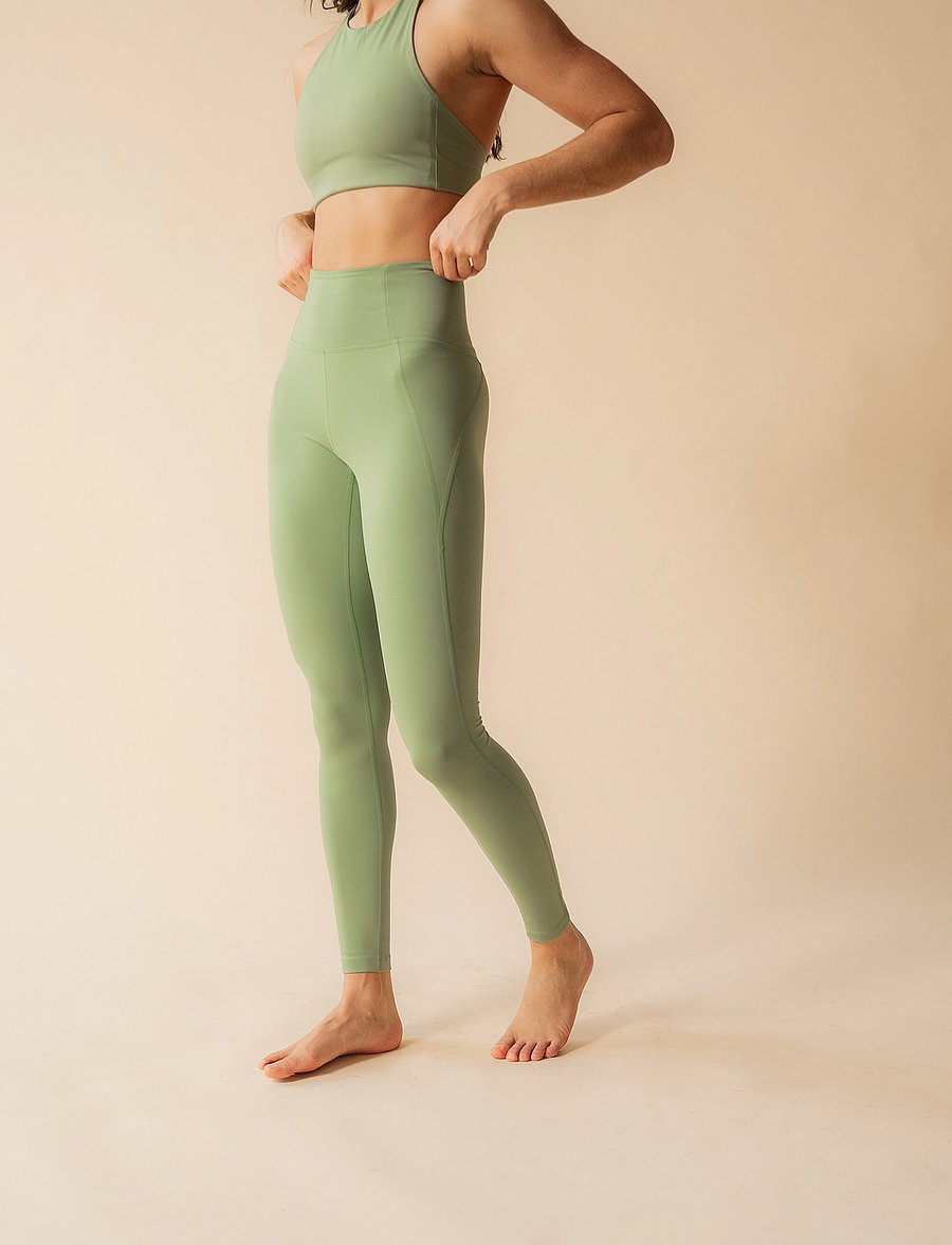 Girlfriend Collective - Compressive High-Rise Legging, Long - pilna garuma - mantis - 5