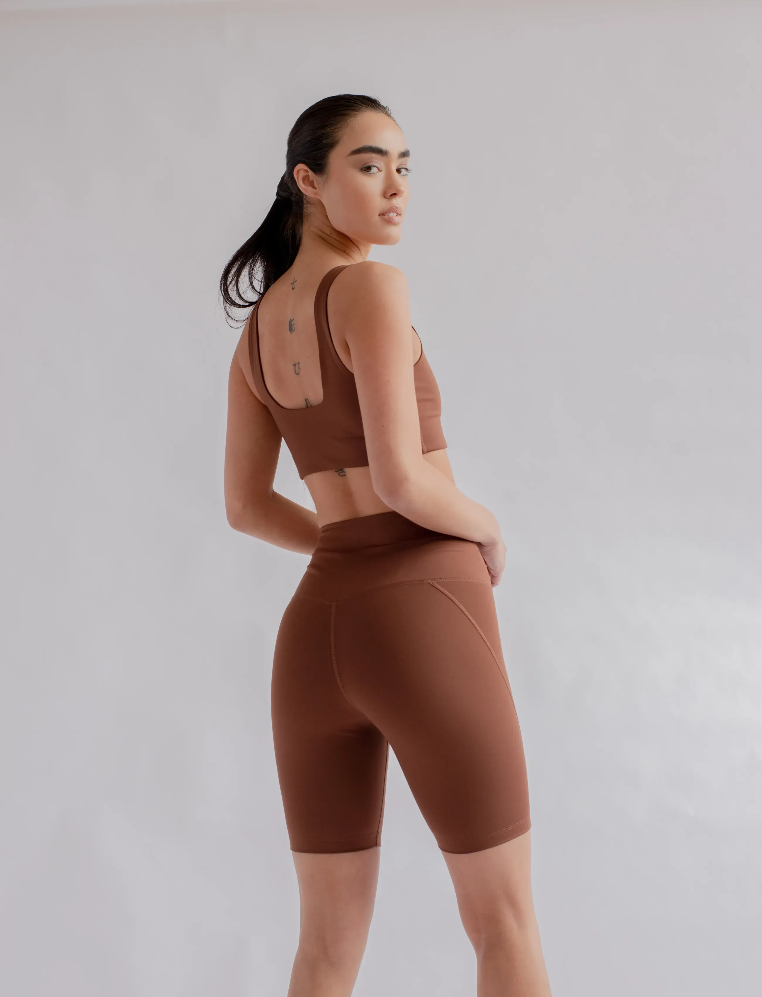Girlfriend Collective - Compressive High-Rise Bike Shorts - laveste priser - earth - 4