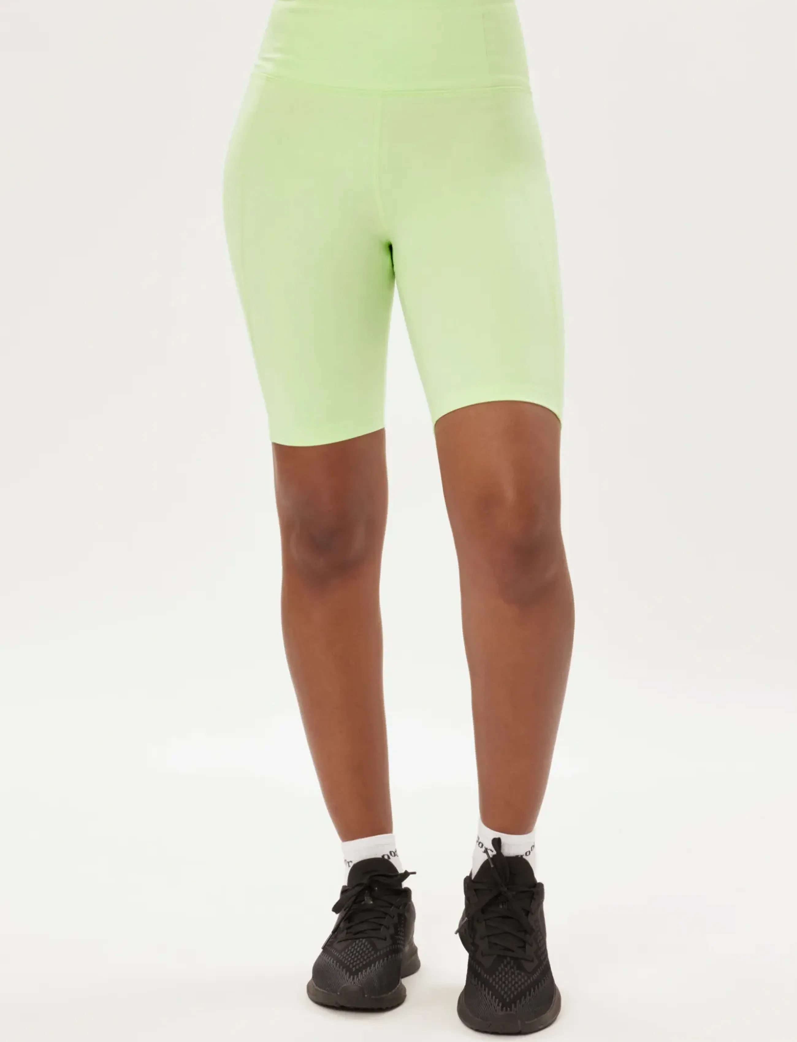 Girlfriend Collective - Compressive High-Rise Bike Shorts - laveste priser - green tea - 2