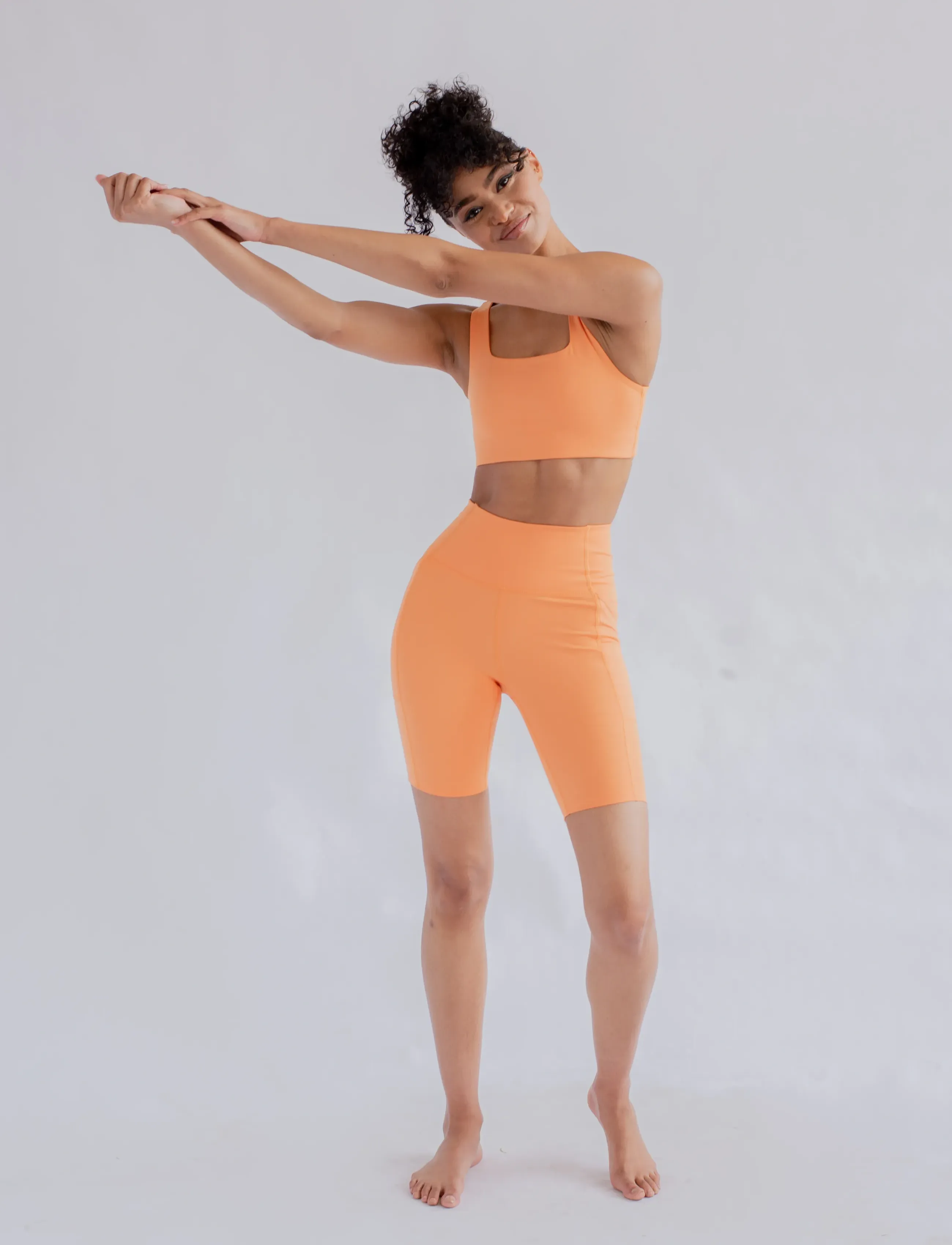 Girlfriend Collective - Compressive High-Rise Bike Shorts - trainings-shorts - horizon - 4