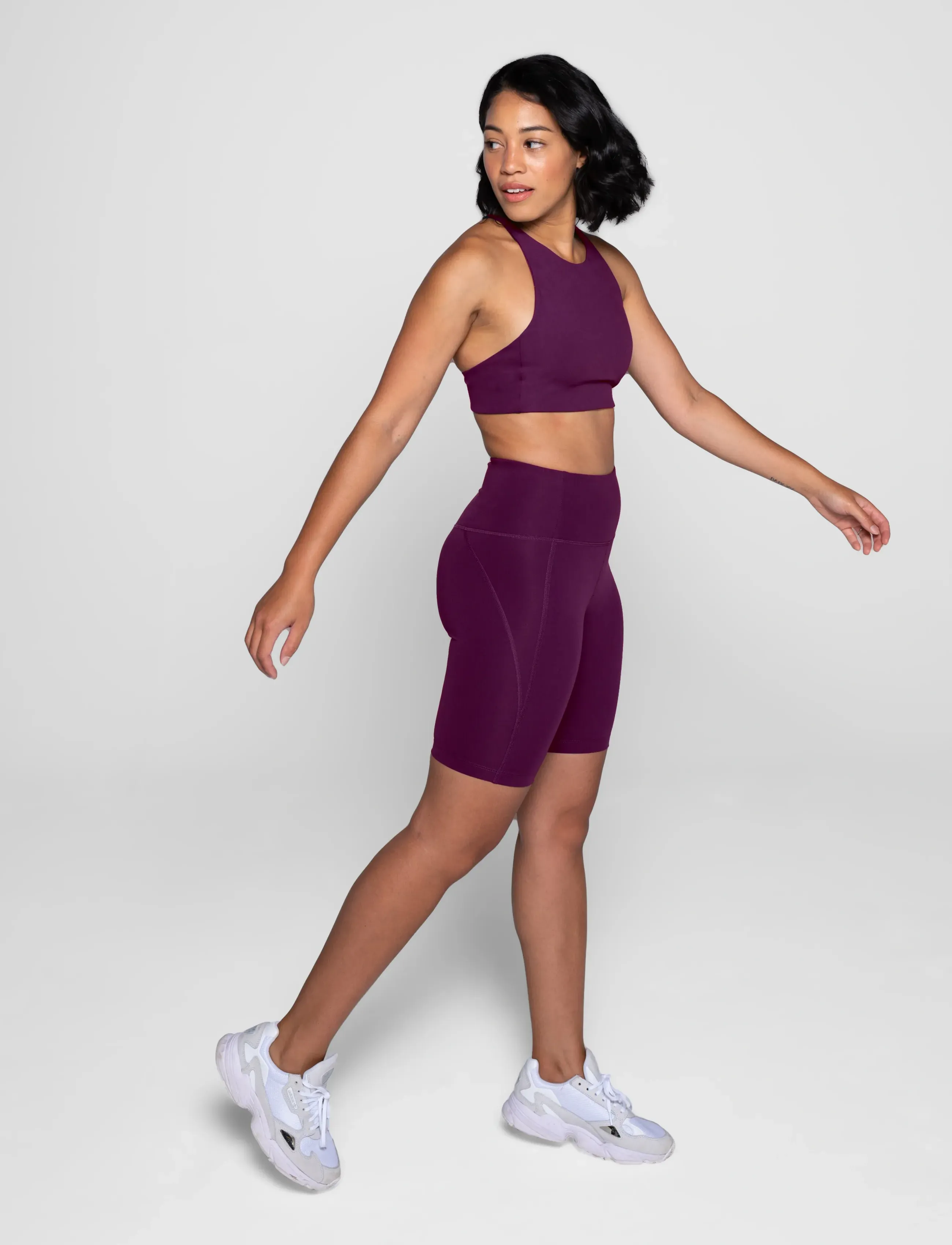 Girlfriend Collective - Compressive High-Rise Bike Shorts - trainings-shorts - plum - 4