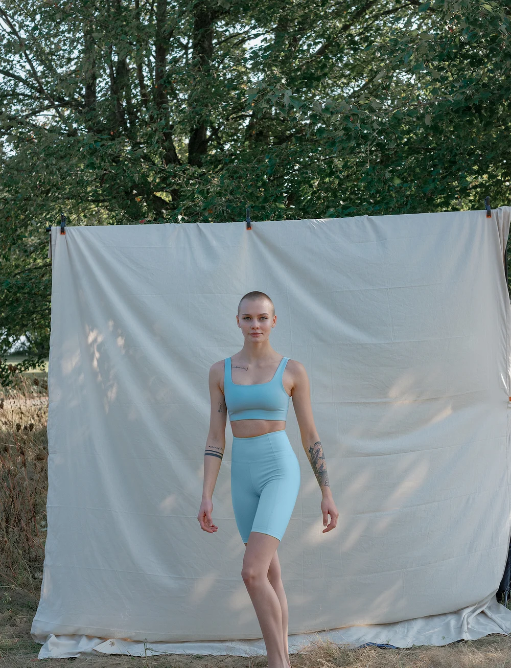 Girlfriend Collective - Compressive High-Rise Bike Shorts - 1/2 længde - sky - 0