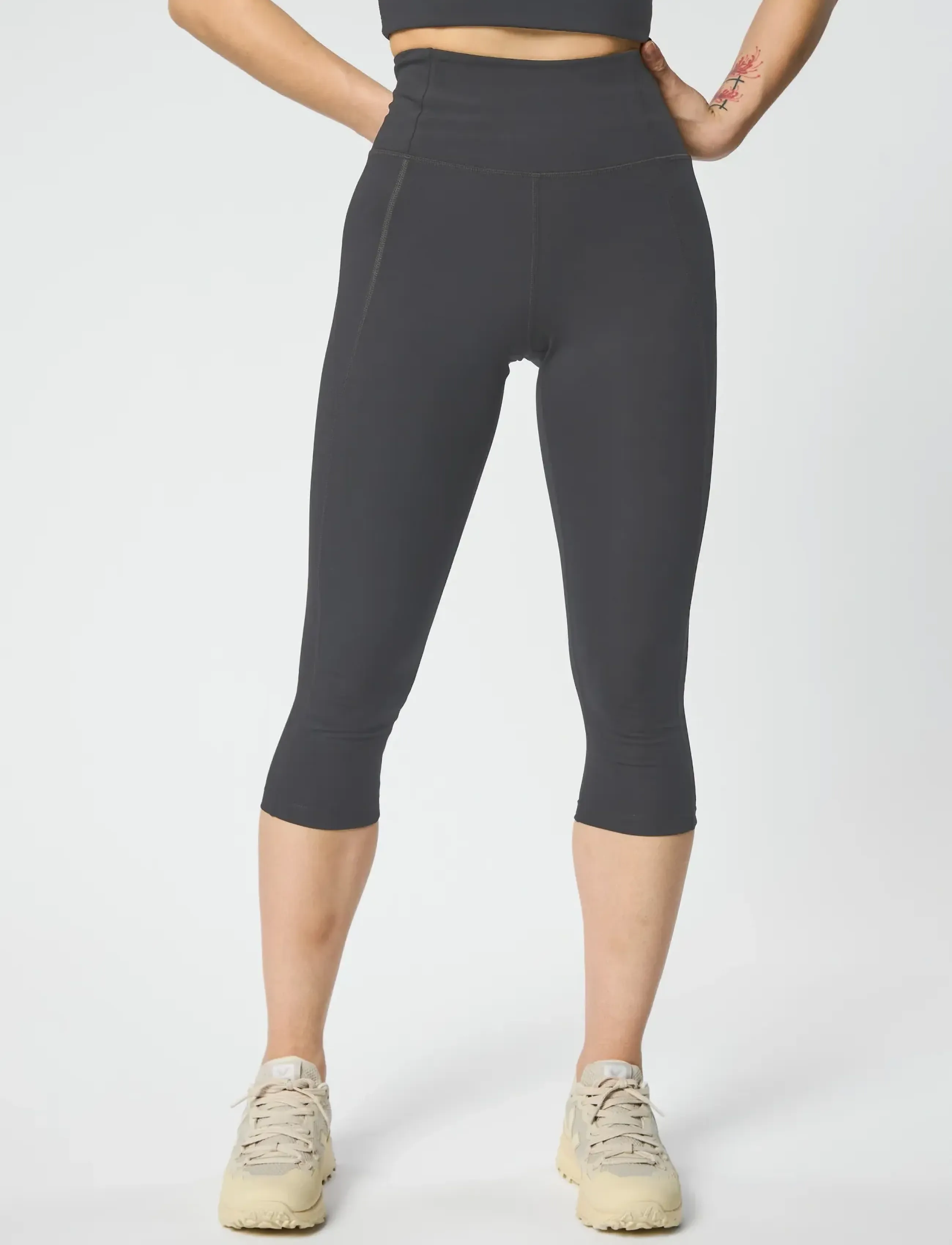 Girlfriend Collective - Compressive High-Rise Legging, Capri - 3/4 længde - moon - 4