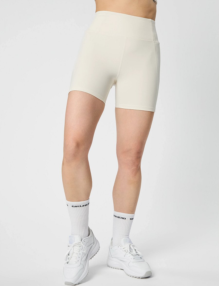 Girlfriend Collective - Compressive High-Rise Run Shorts - trainingsshorts - ivory - 3