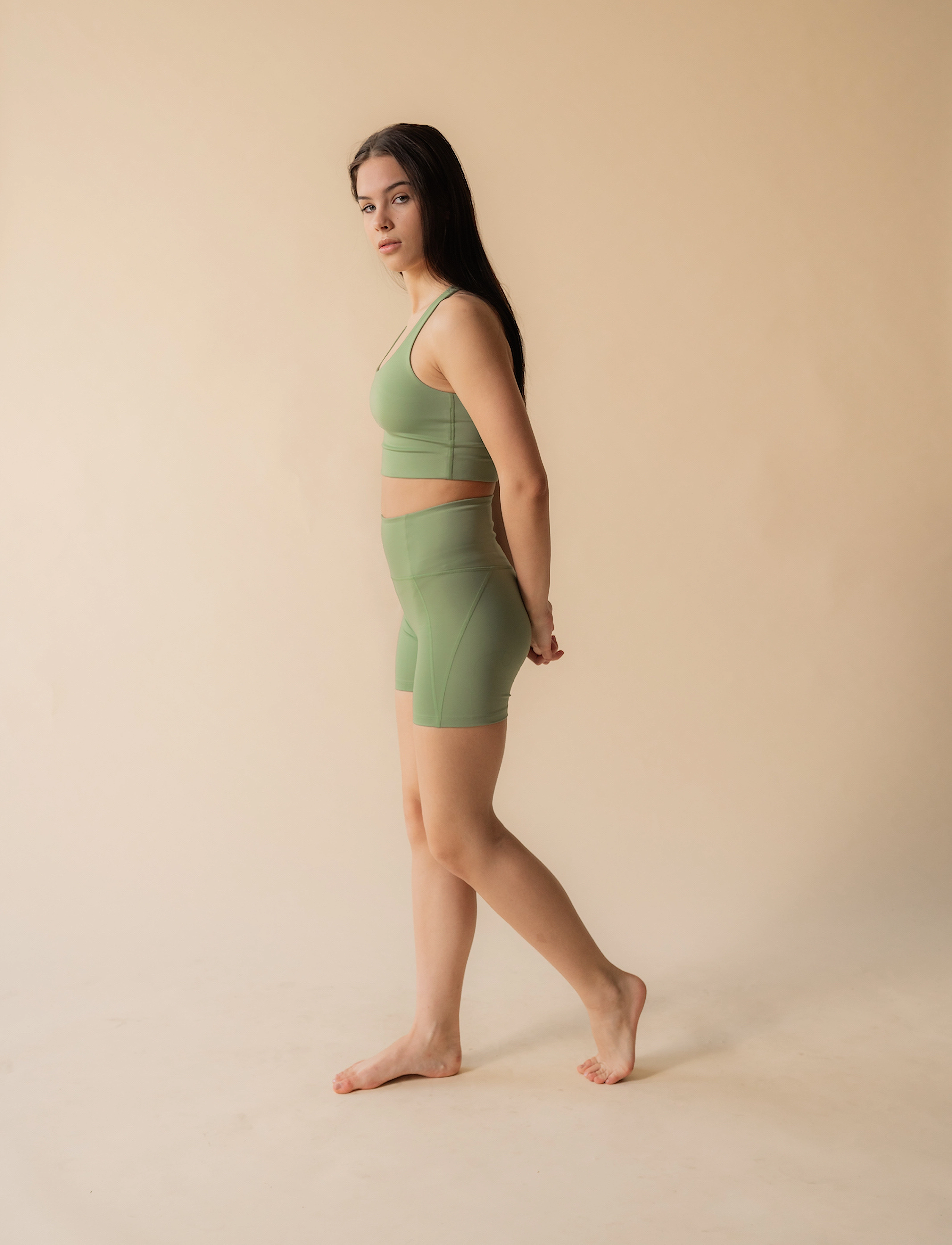 Girlfriend Collective - Compressive High-Rise Run Shorts - træningsshorts - mantis - 3