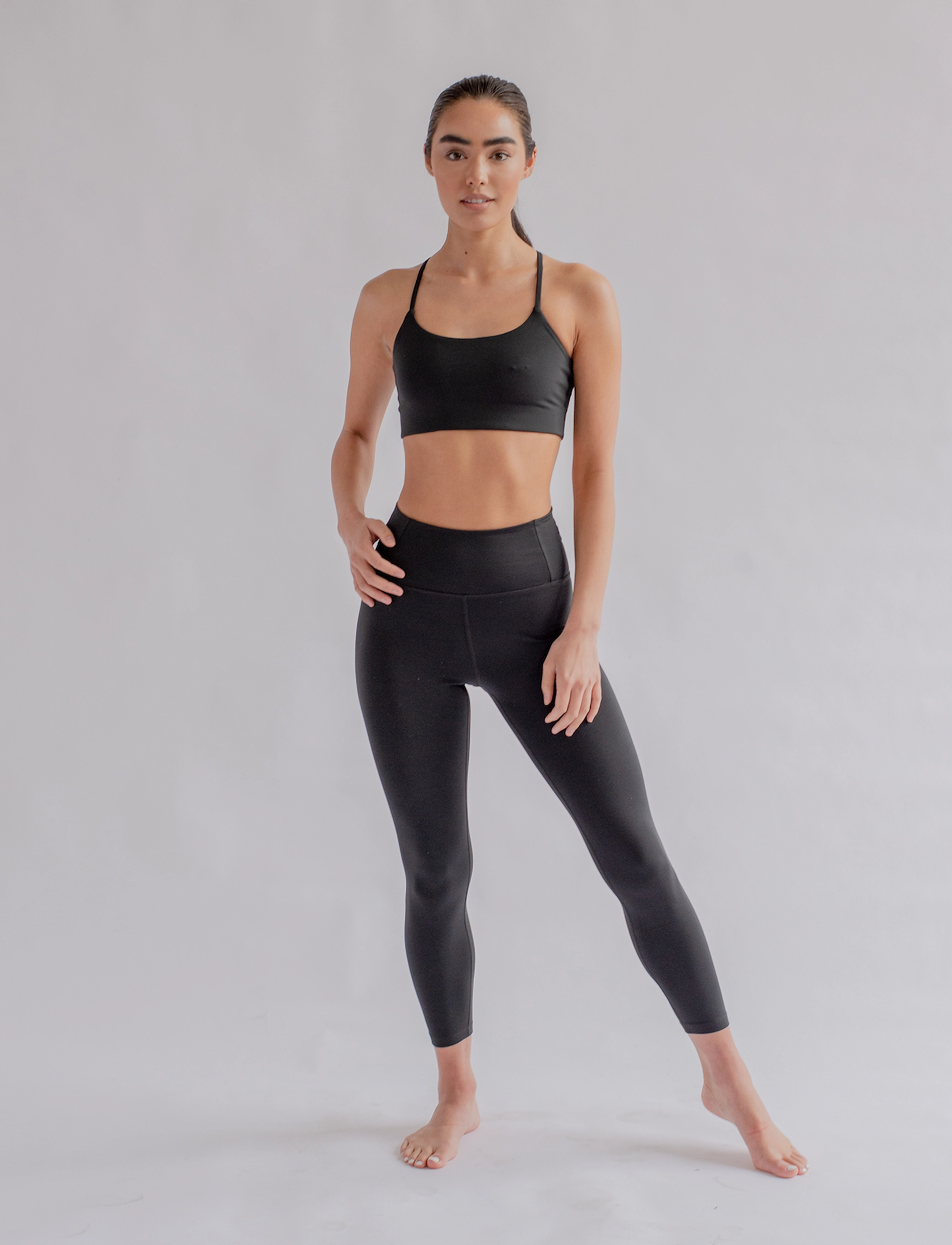 Girlfriend Collective - Float High-Rise Legging, 7/8 - 7/8 pikkus - black - 5