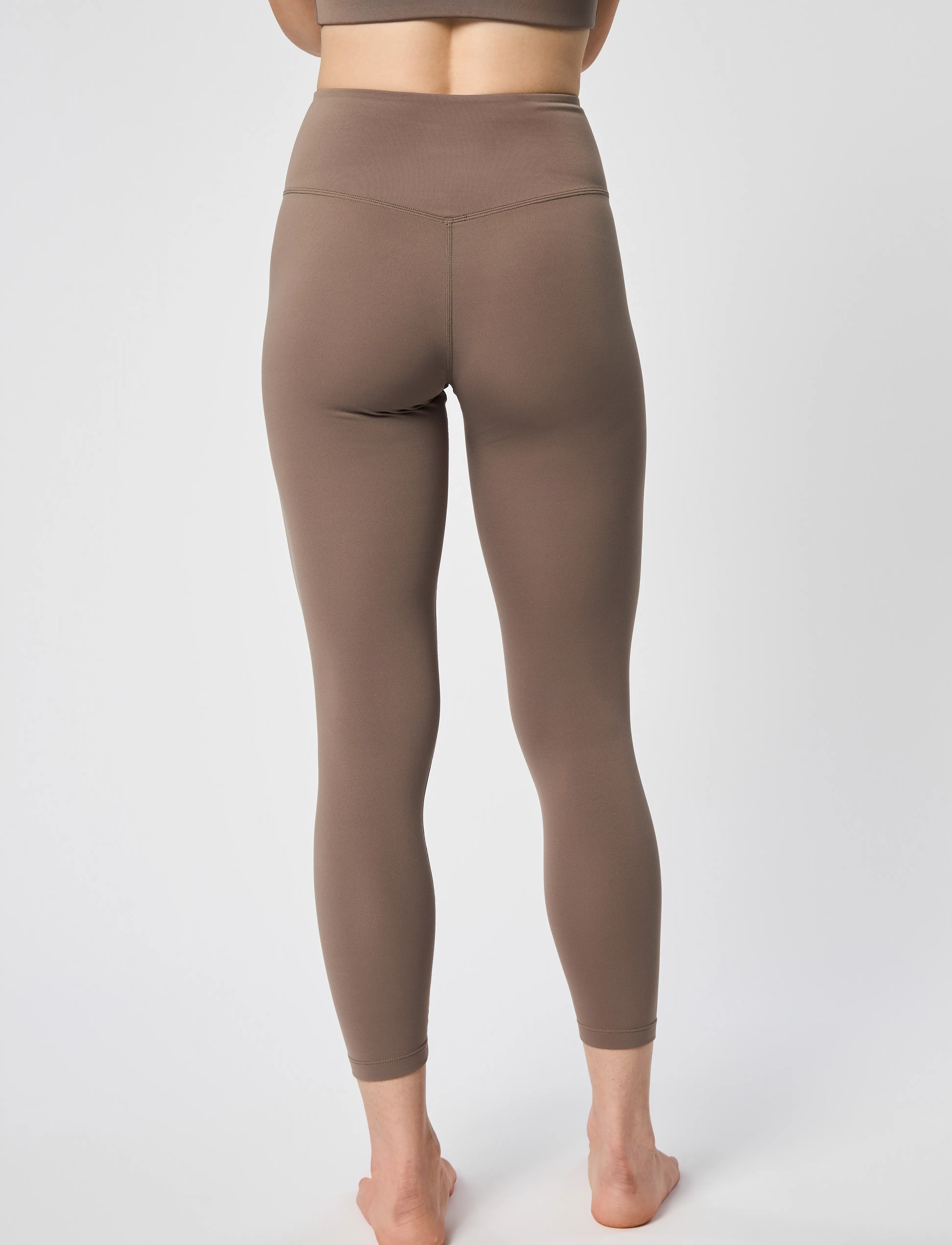 Girlfriend Collective - Float High-Rise Legging, 7/8 - 7/8 pikkus - falcon - 4