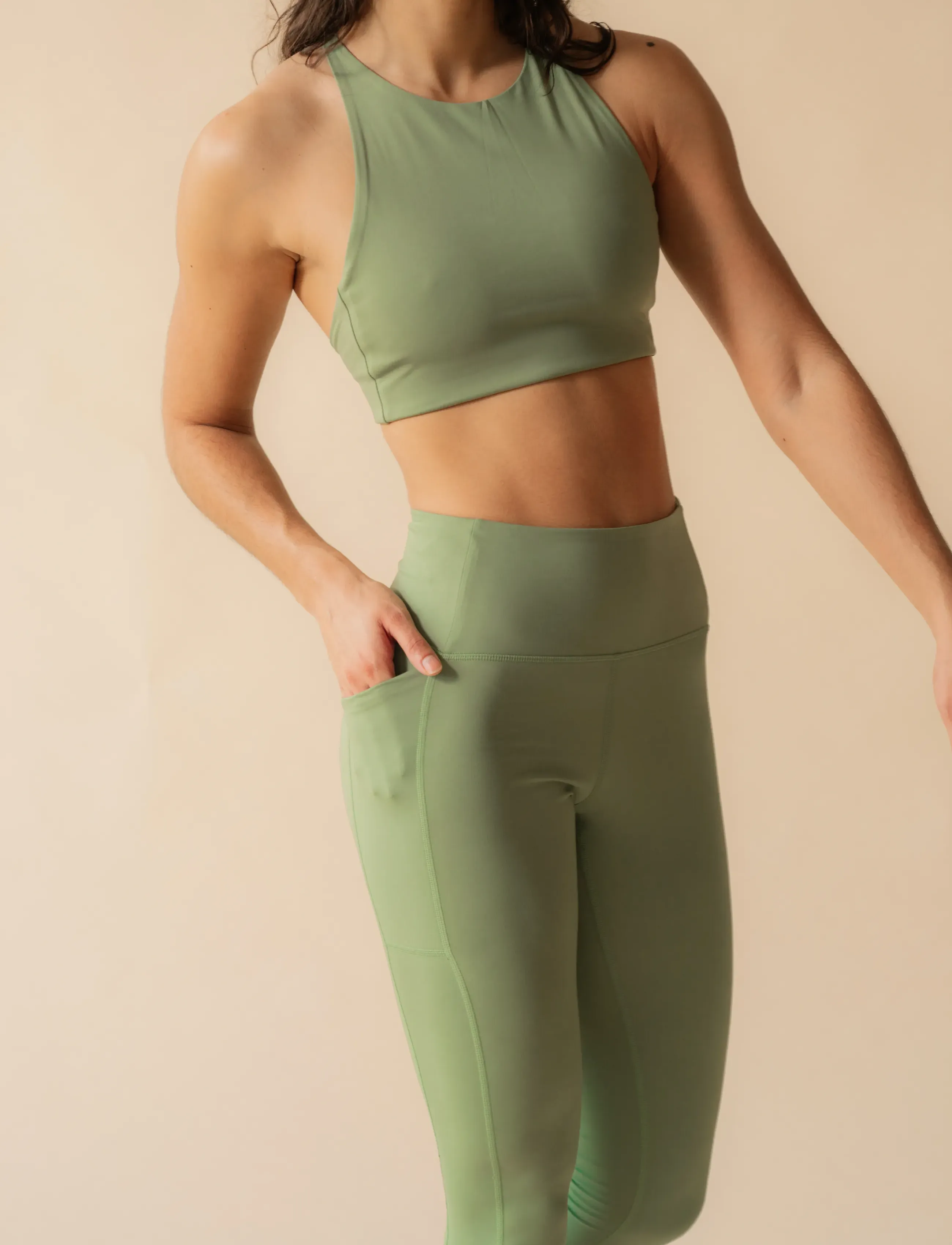 Girlfriend Collective - Pocket High-Rise Legging, 7/8 - 7/8 ilgis - mantis - 5