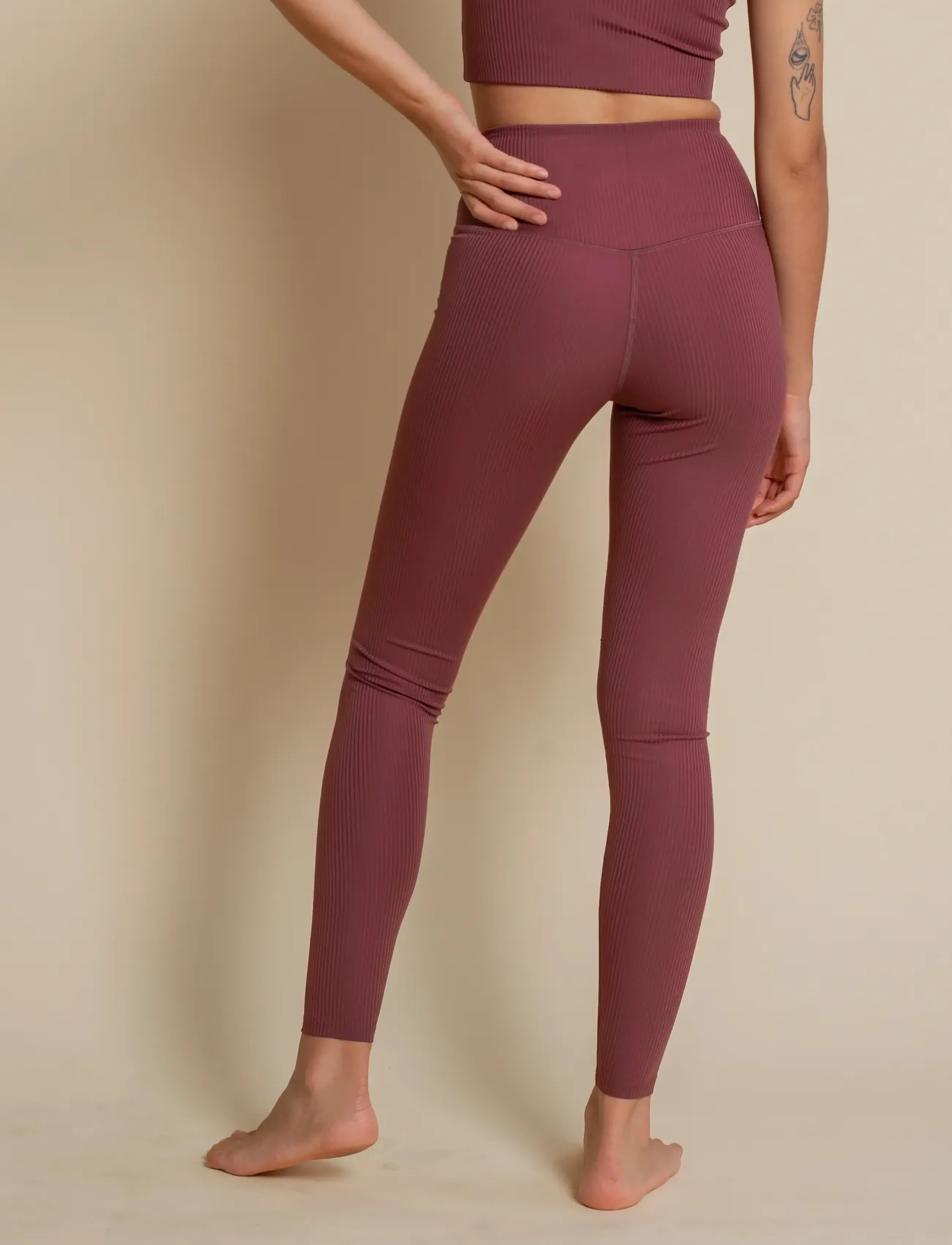 Girlfriend Collective - Rib High-Rise Legging, 7/8 - 7/8 længde - goji - 5