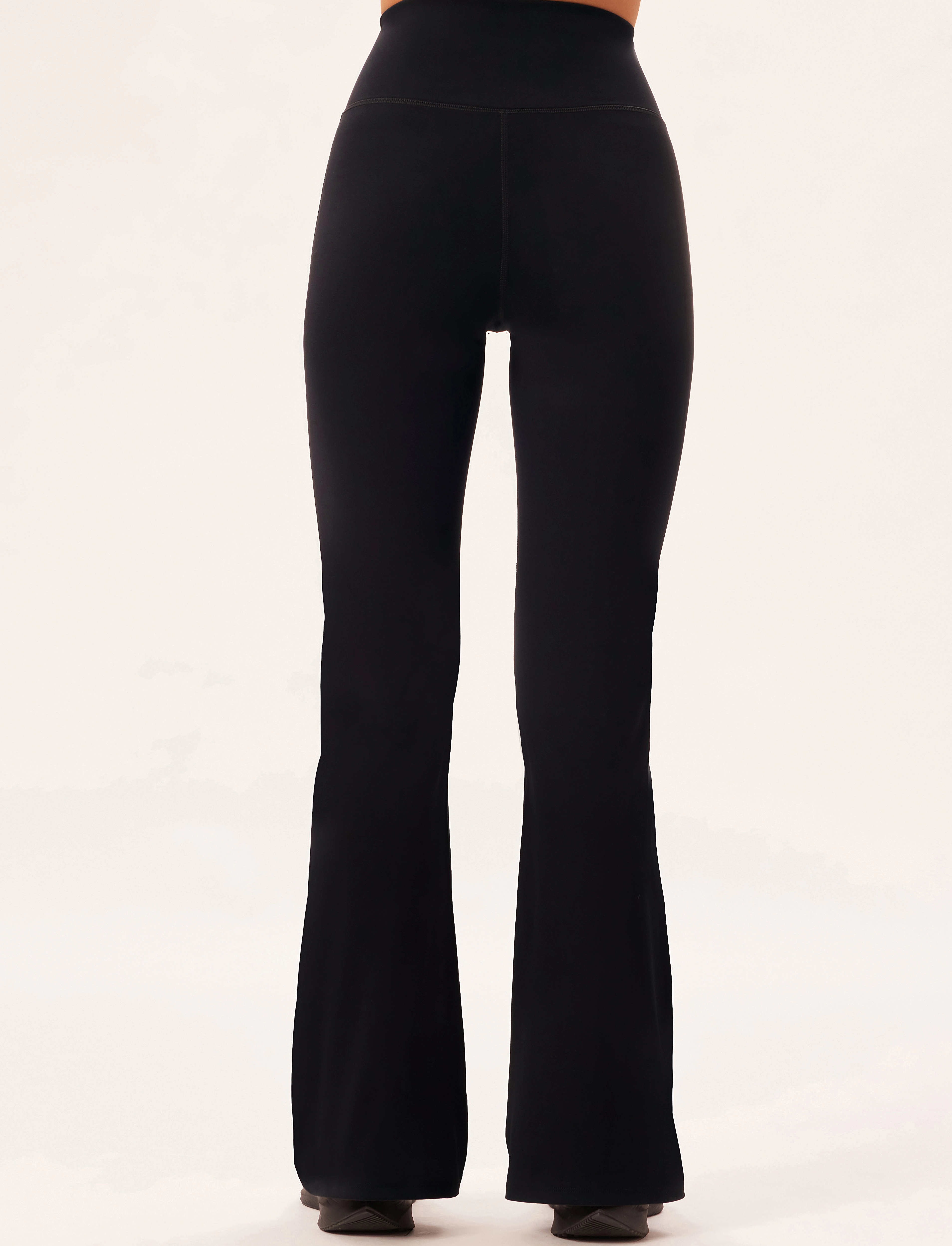 Girlfriend Collective - Compressive Flare Legging - fuld længde - black - 4