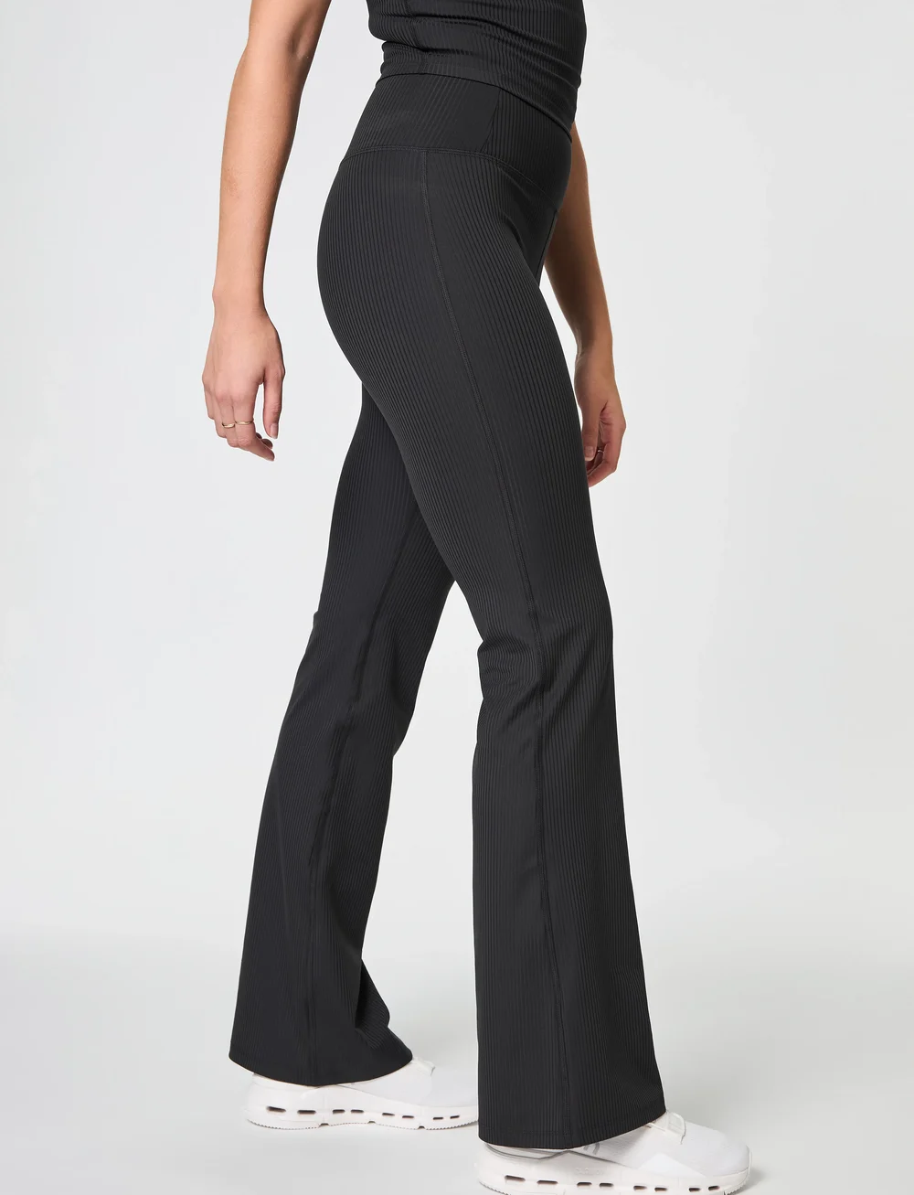 Girlfriend Collective - Rib Flare Legging - tights - black - 5