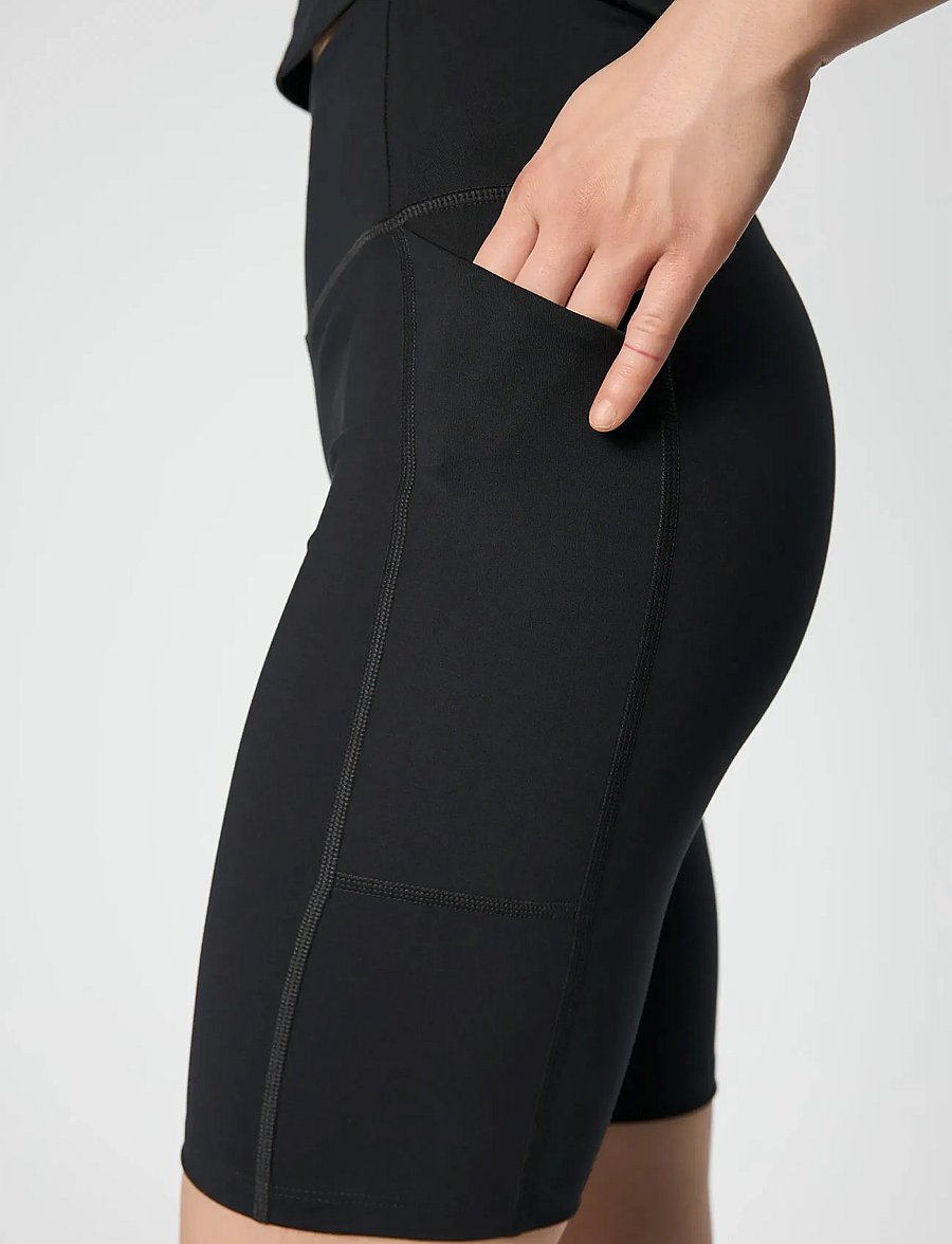 Girlfriend Collective - Pocket High-Rise Bike Shorts - 1/2 længde - black - 4