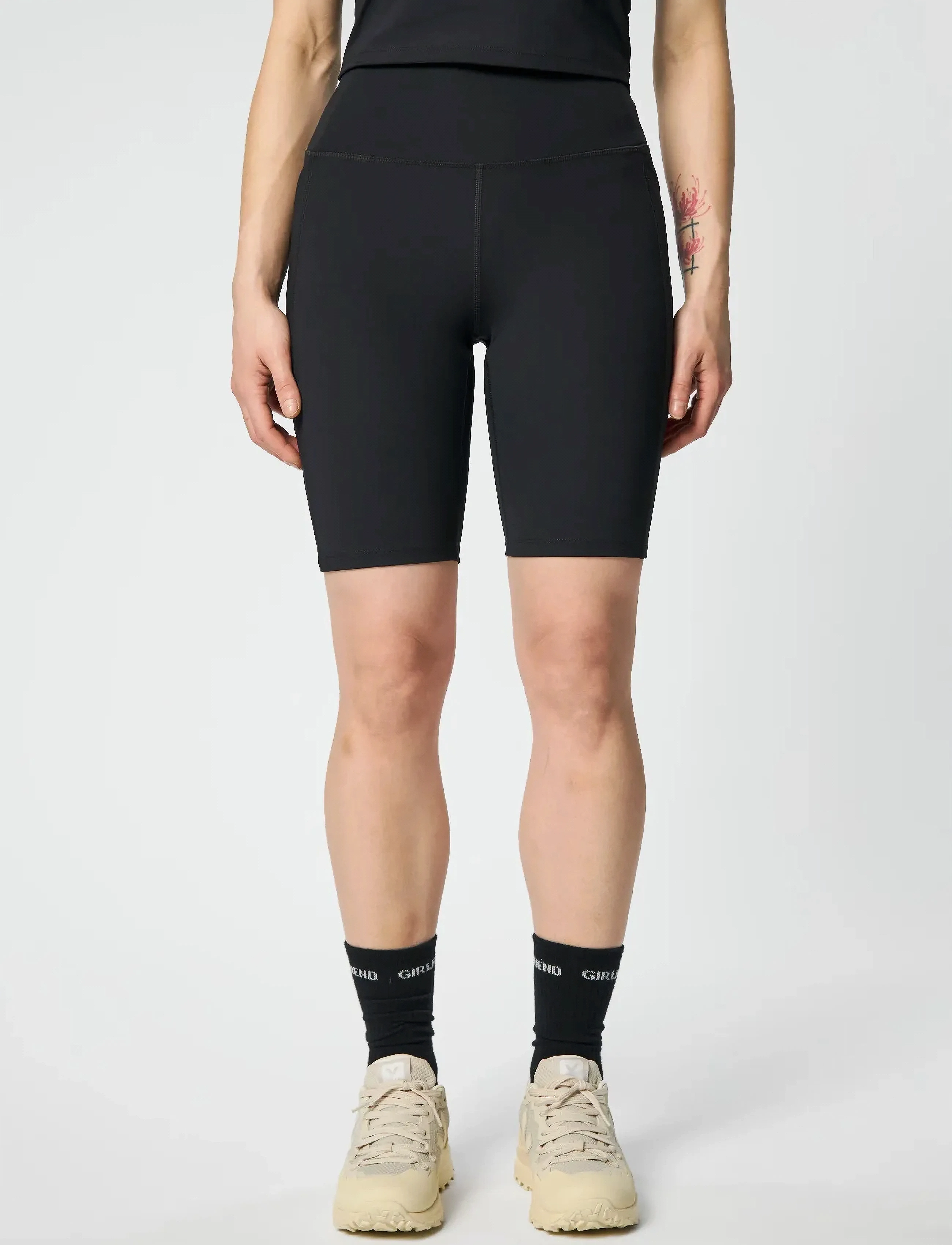 Girlfriend Collective - Pocket High-Rise Bike Shorts - 1/2 længde - black - 5