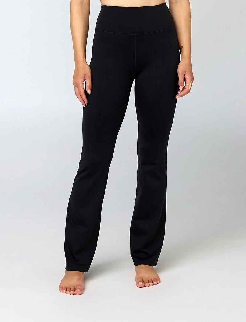 Girlfriend Collective - Float Ultralight Flare Legging - full längd - black - 0