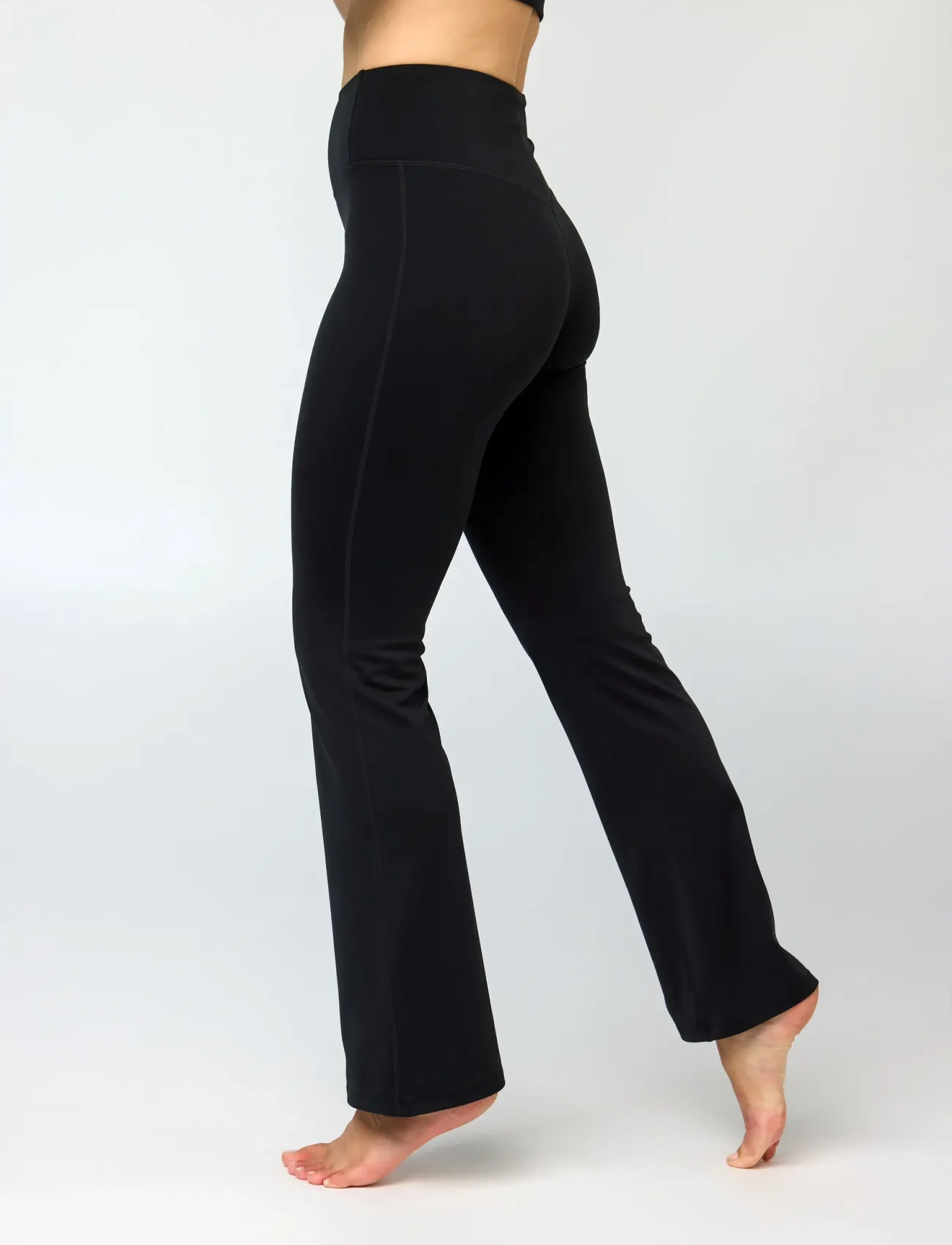 Girlfriend Collective - Float Ultralight Flare Legging - täyspitkä - black - 4