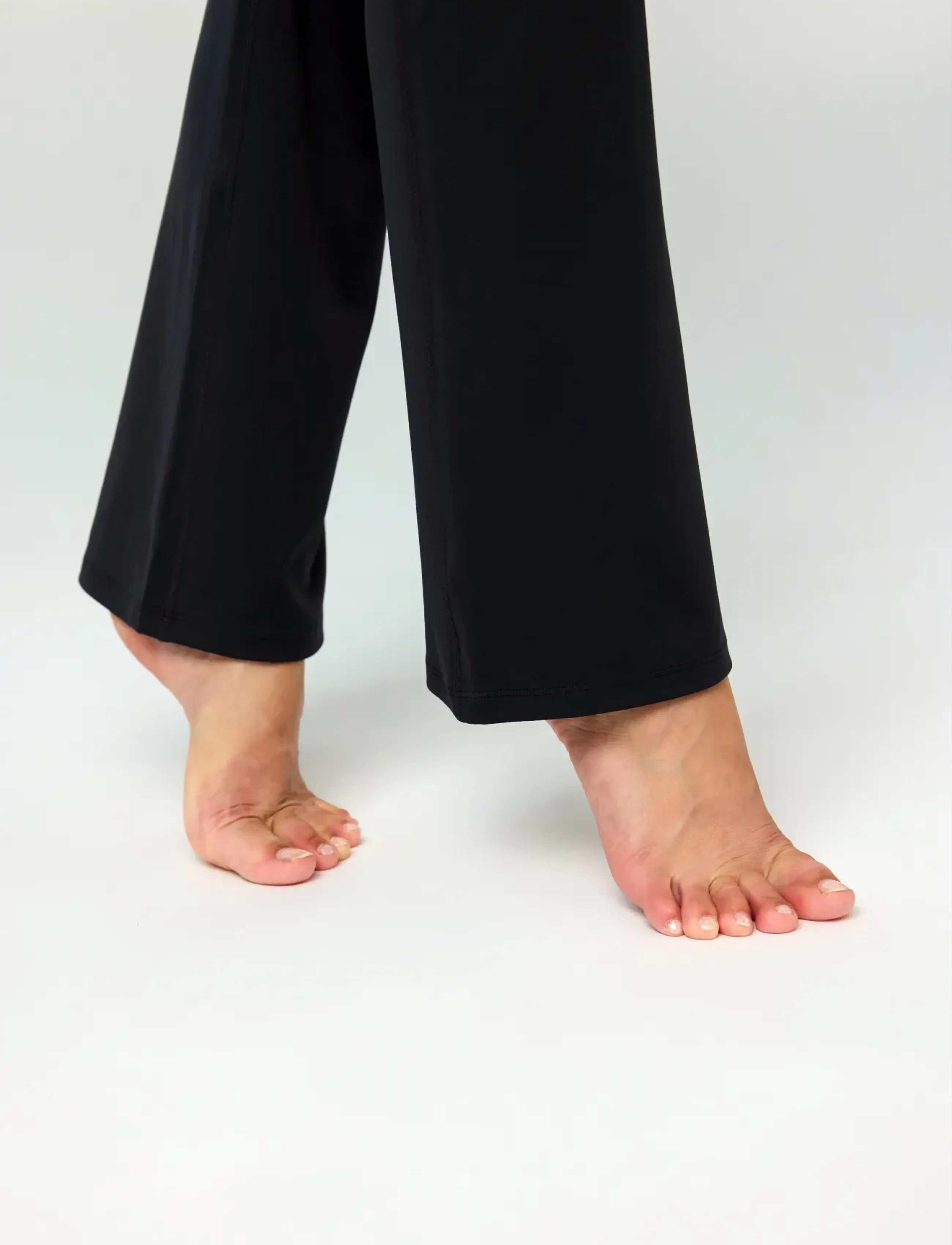 Girlfriend Collective Float Ultralight Flare Legging träningstights dam – bild 7